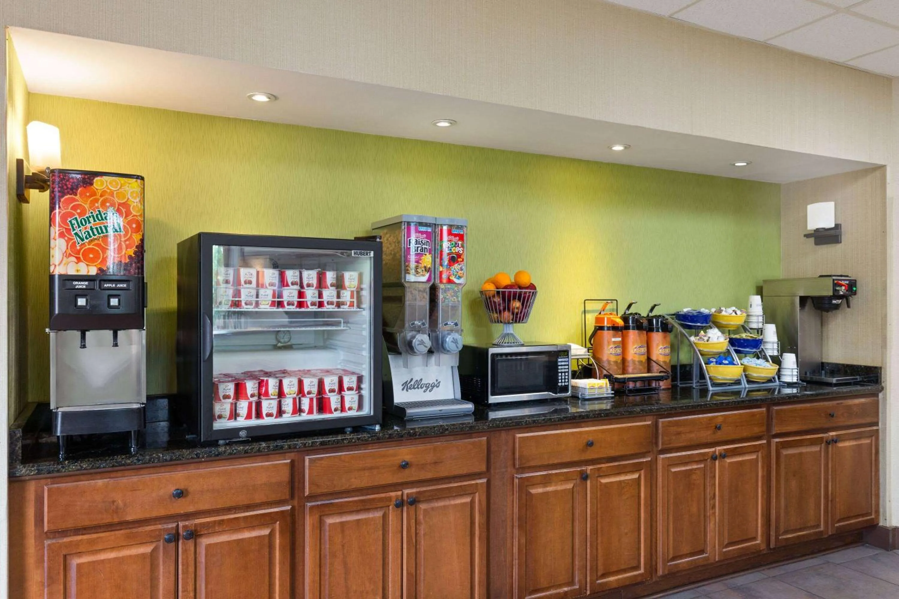Breakfast in Days Inn by Wyndham Knoxville East