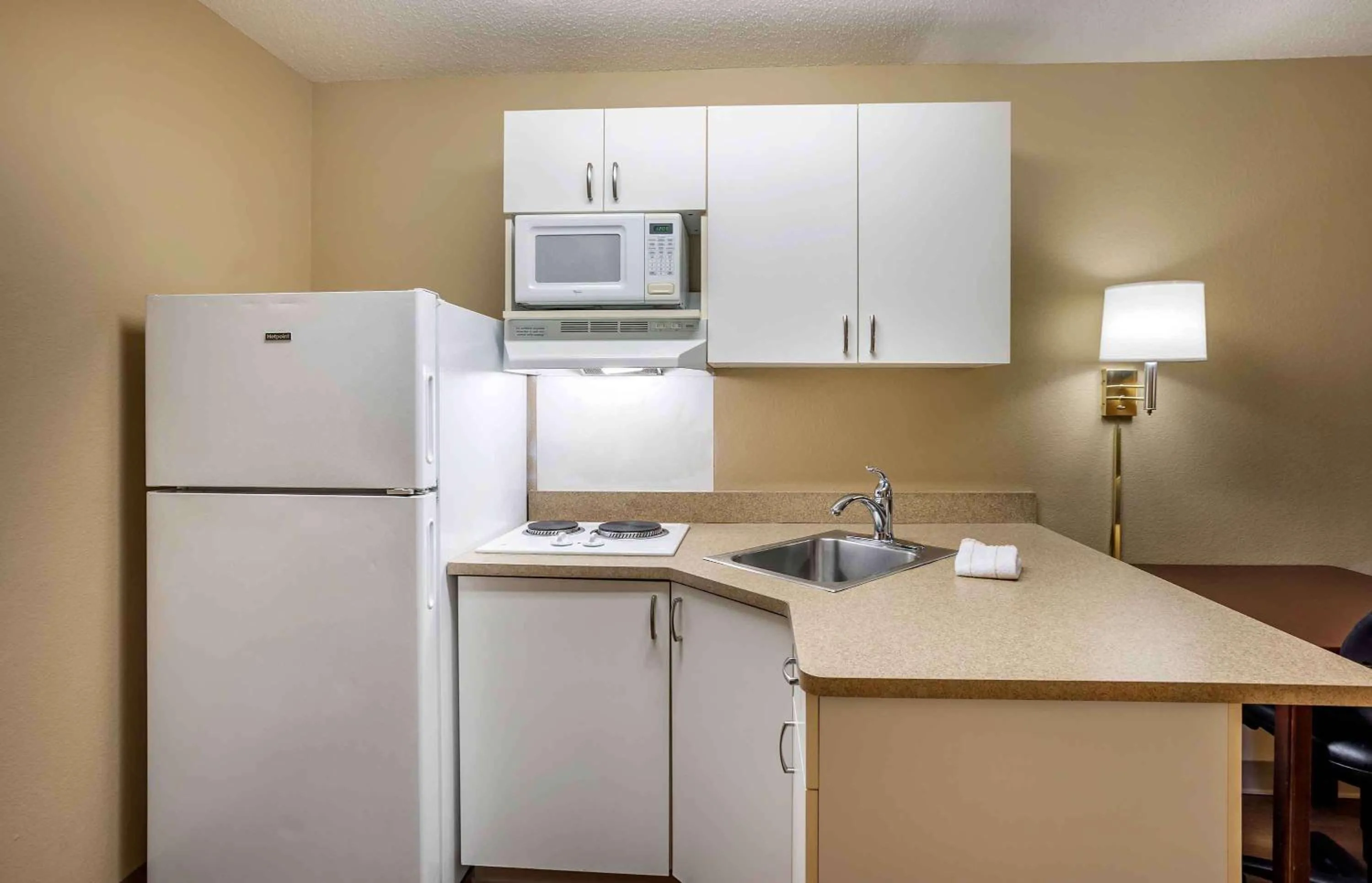 Bedroom in Extended Stay America Suites - Philadelphia - Horsham - Welsh Rd