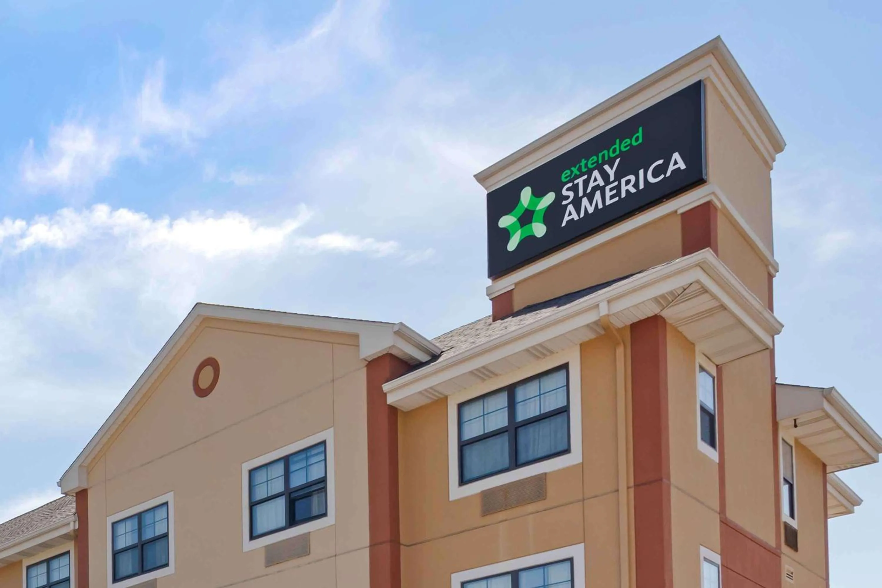 Property building in Extended Stay America Suites - Dallas - Greenville Avenue
