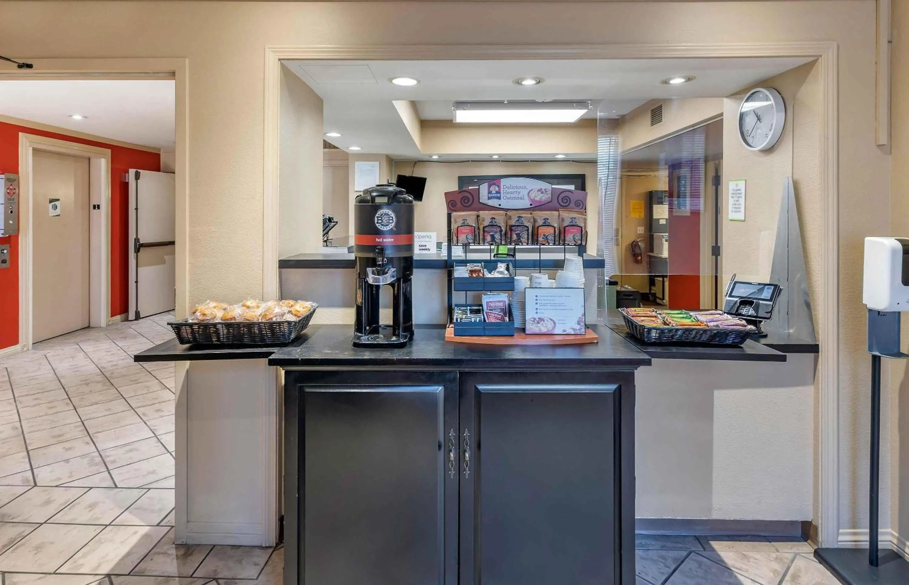 Breakfast in Extended Stay America Suites - San Francisco - San Carlos