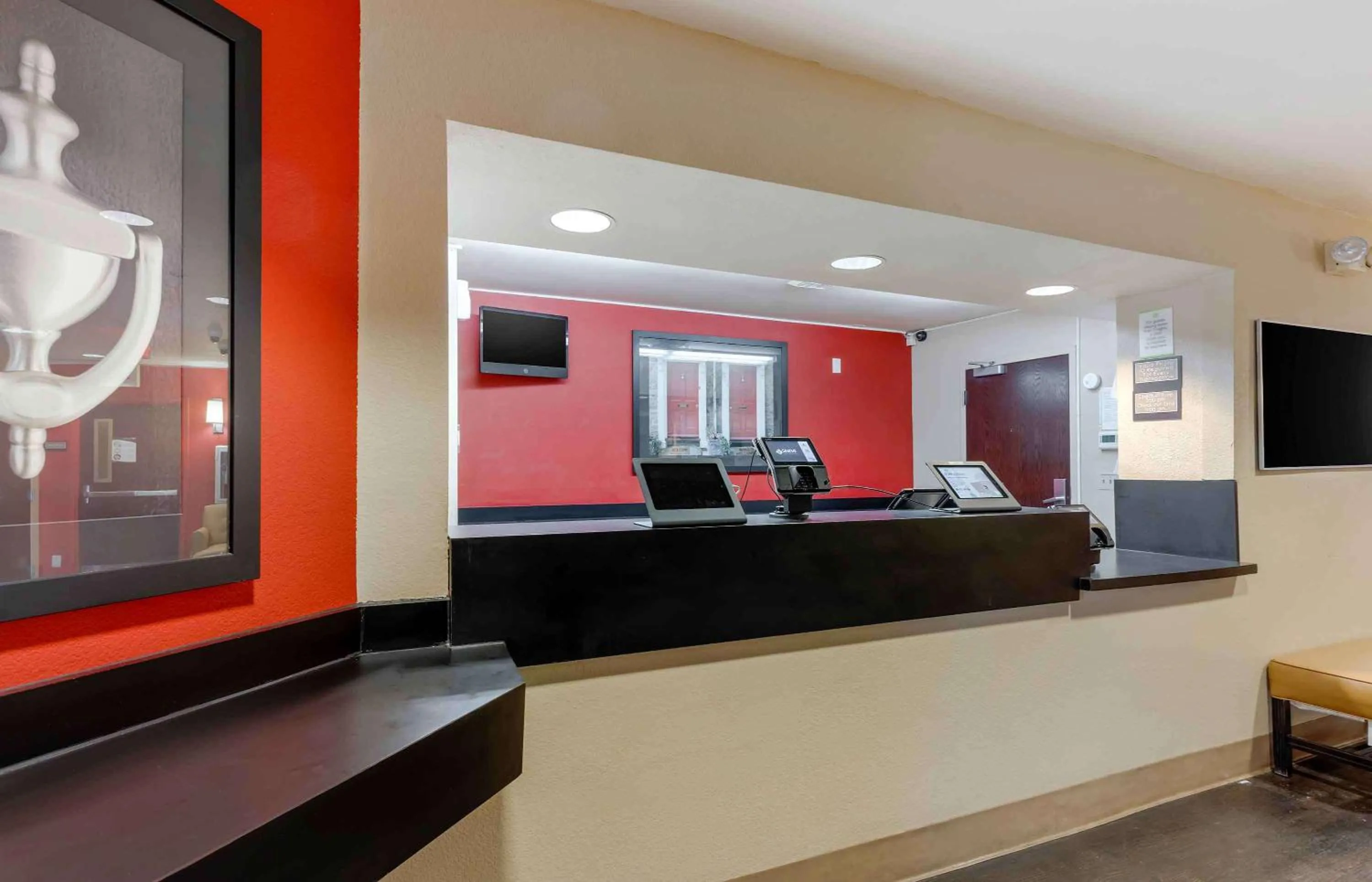 Lobby or reception in Extended Stay America Suites - Portland - Vancouver