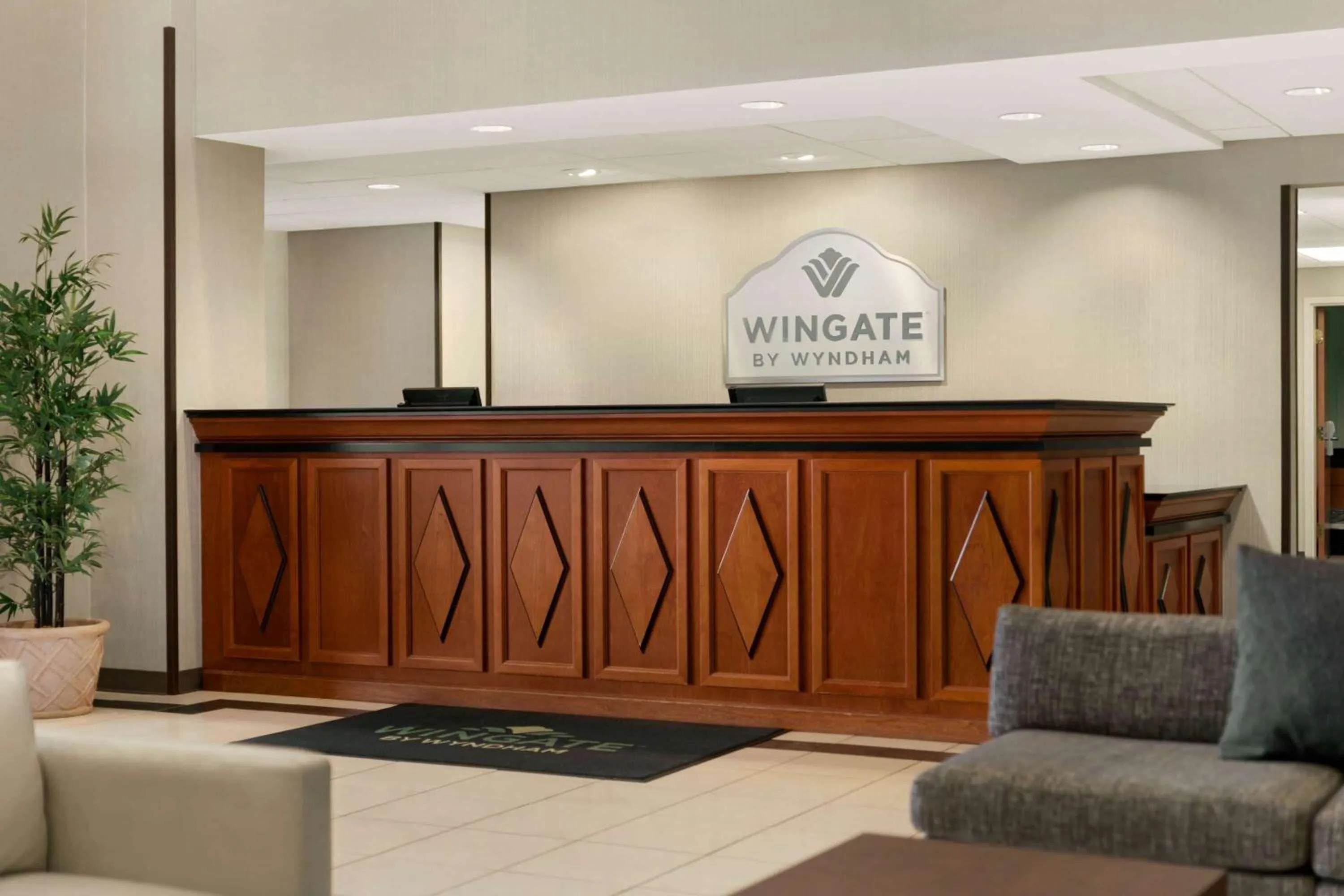 Lobby or reception in Wingate by Wyndham Bridgeport Clarksburg