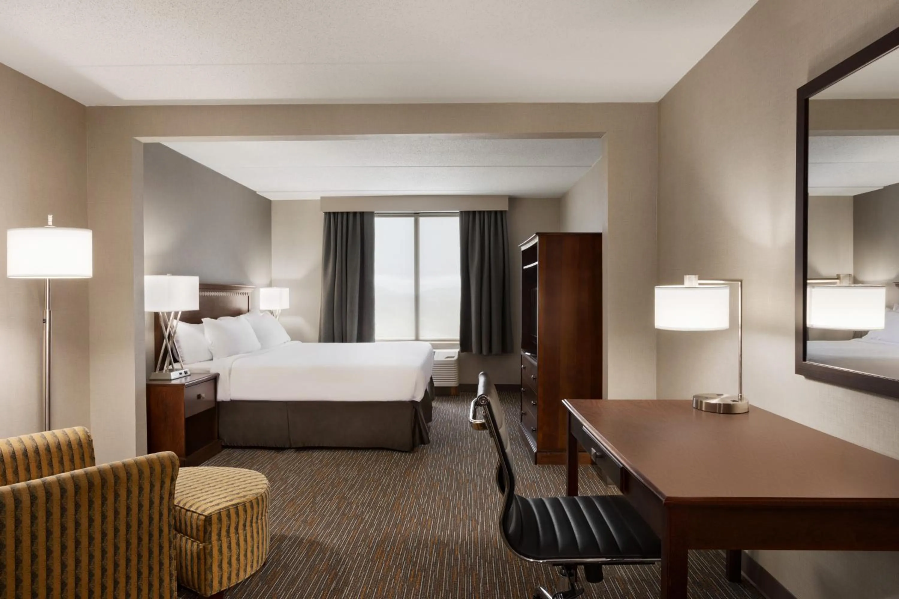 Bed in Wingate by Wyndham Bridgeport Clarksburg