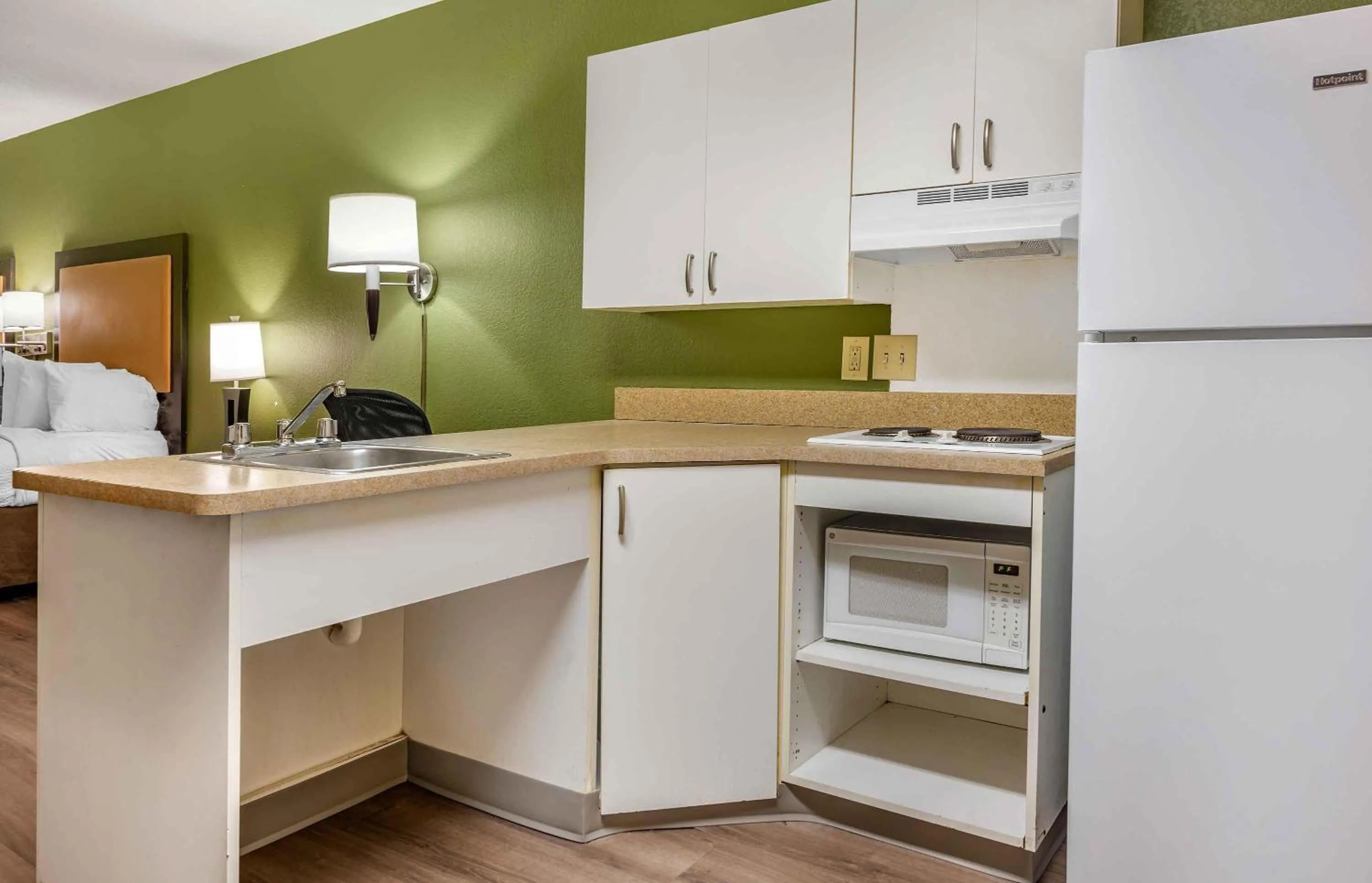 Kitchen or kitchenette in Extended Stay America Suites - Pittsburgh - Carnegie