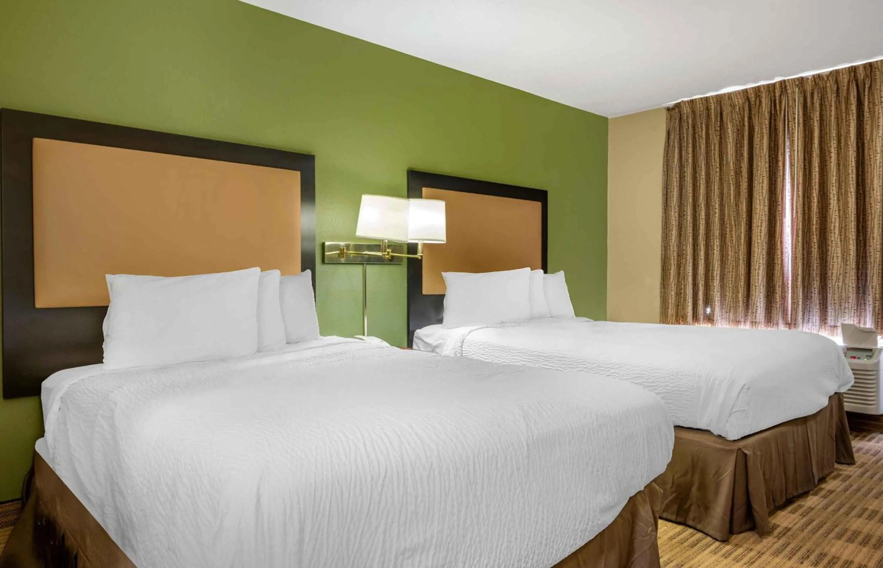 Bedroom, Bed in Extended Stay America Suites - Pittsburgh - Carnegie