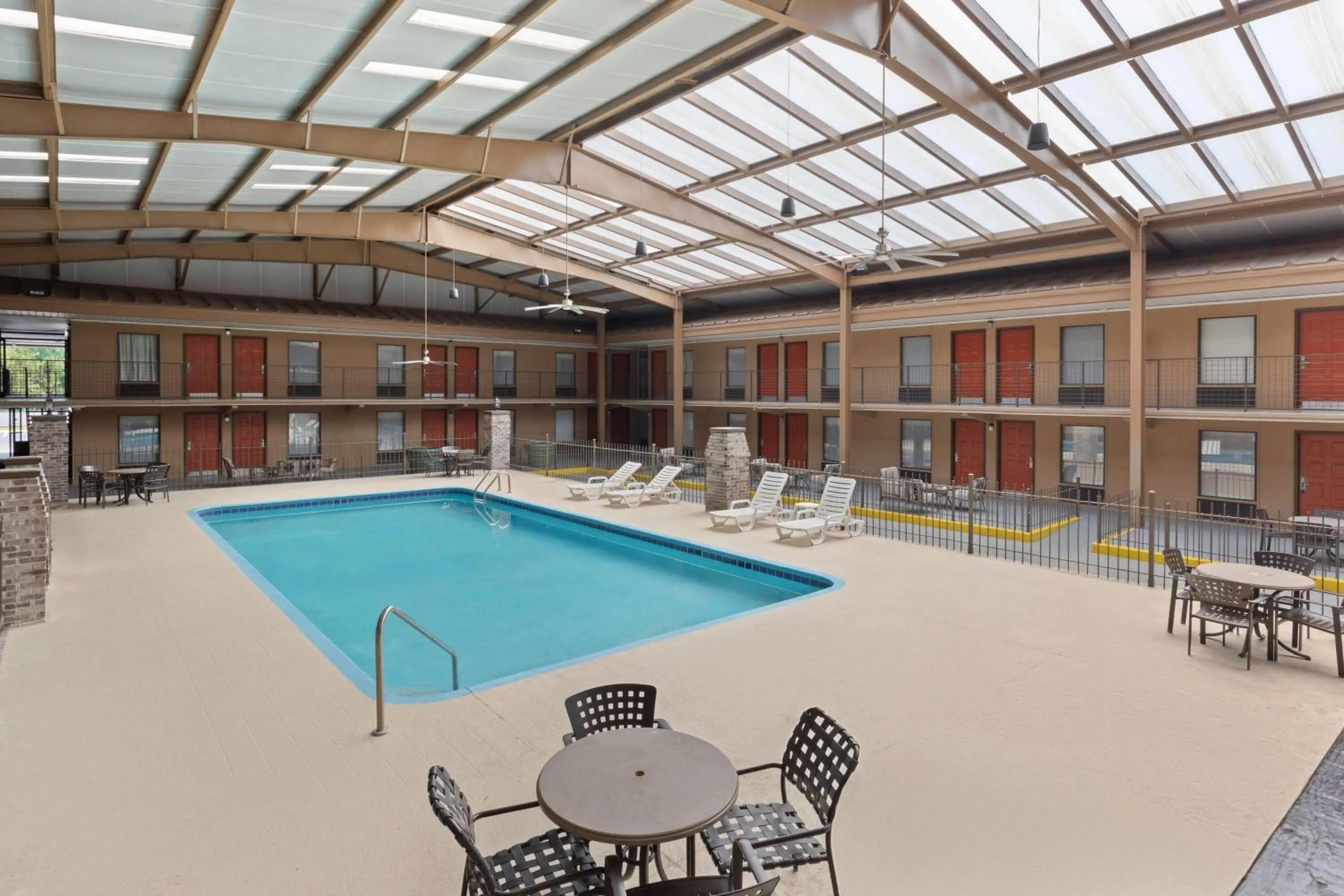 Swimming pool in Baymont by Wyndham Knoxville I-75