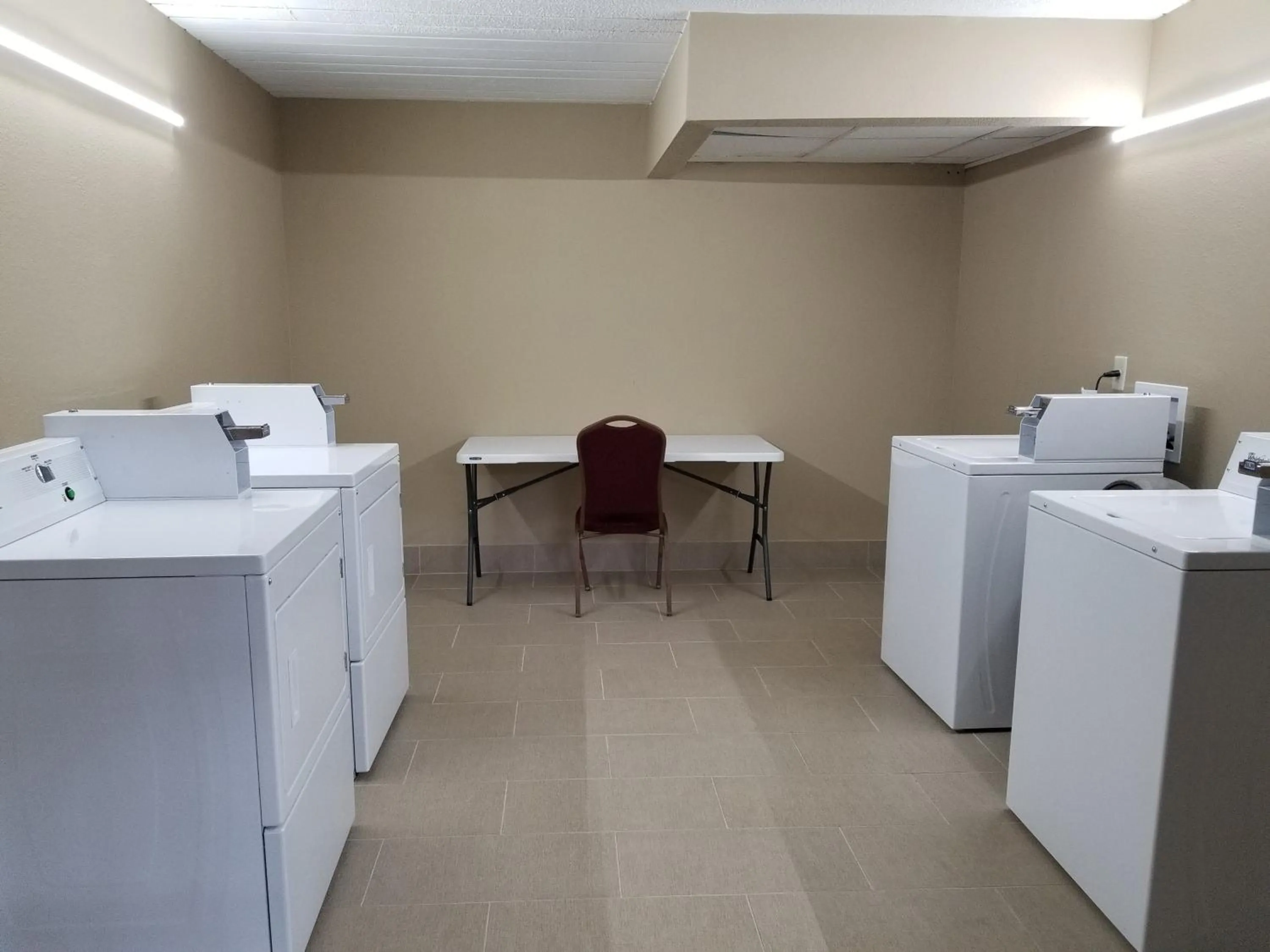 laundry in Baymont by Wyndham Knoxville I-75