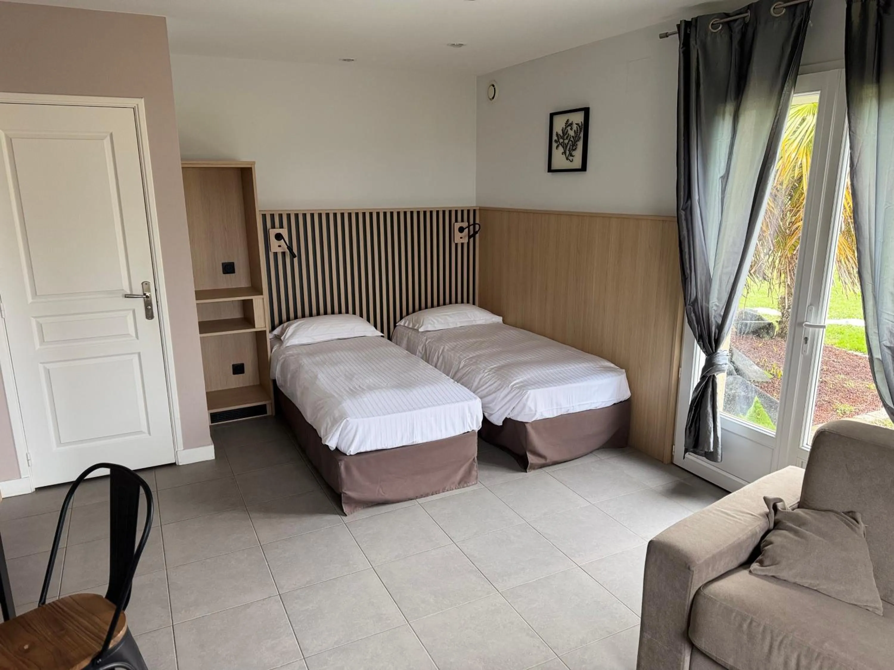 Bed in The Originals Boutique, Hôtel Les Quatre Salines, Le Mont Saint-Michel Sud