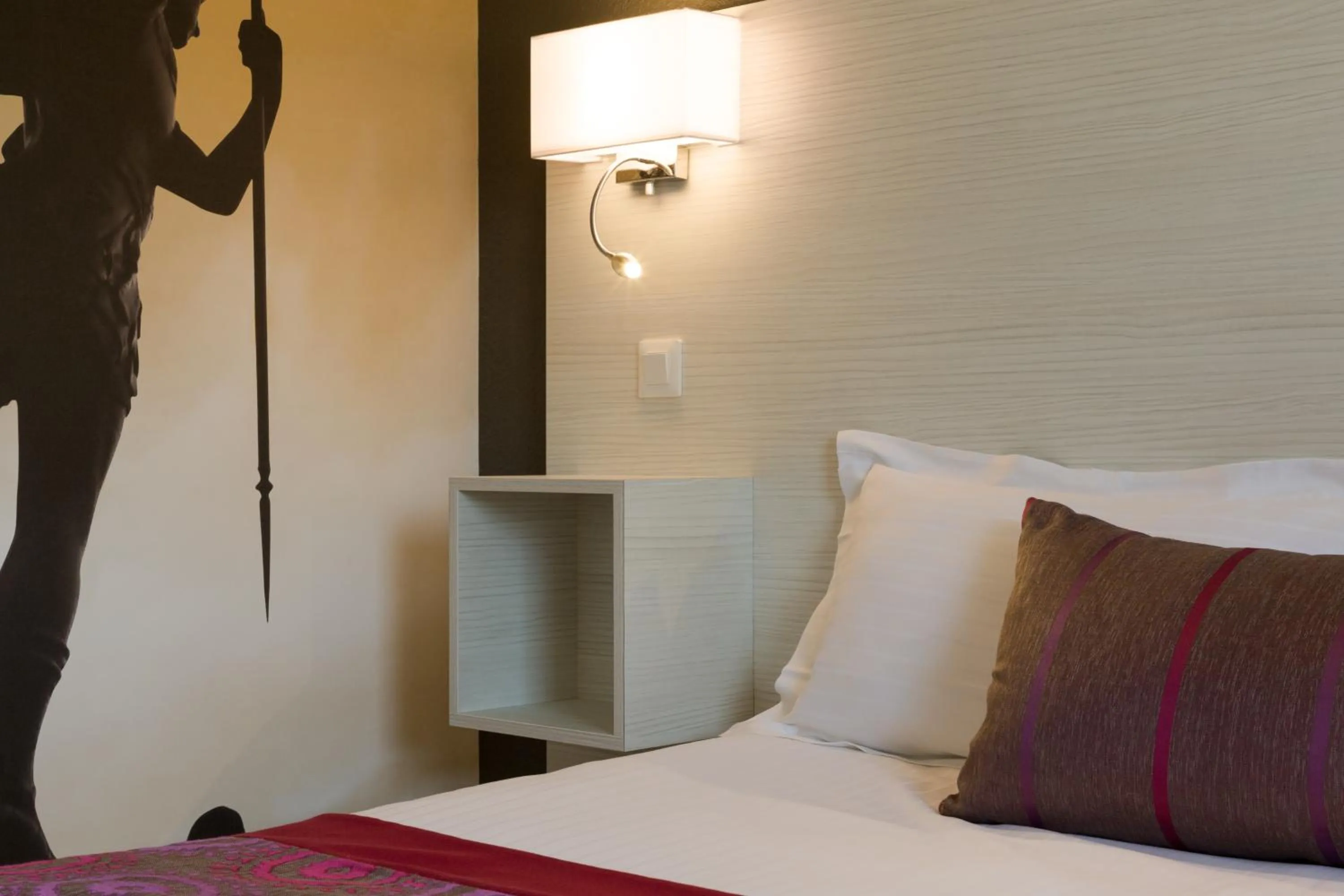 Bed in The Originals Boutique, Hôtel Les Quatre Salines, Le Mont Saint-Michel Sud