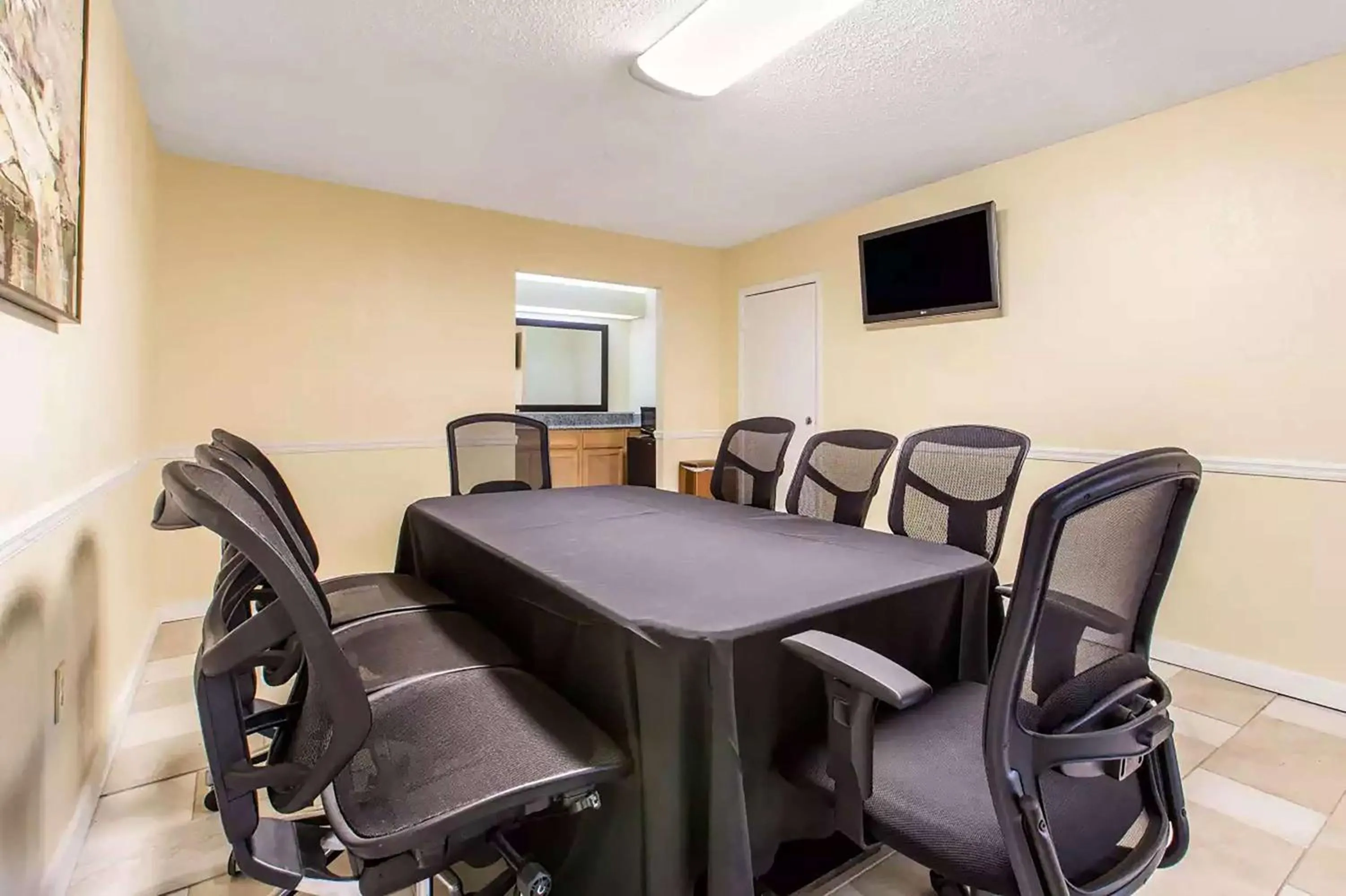 Meeting/conference room in Ramada by Wyndham Santee I-95