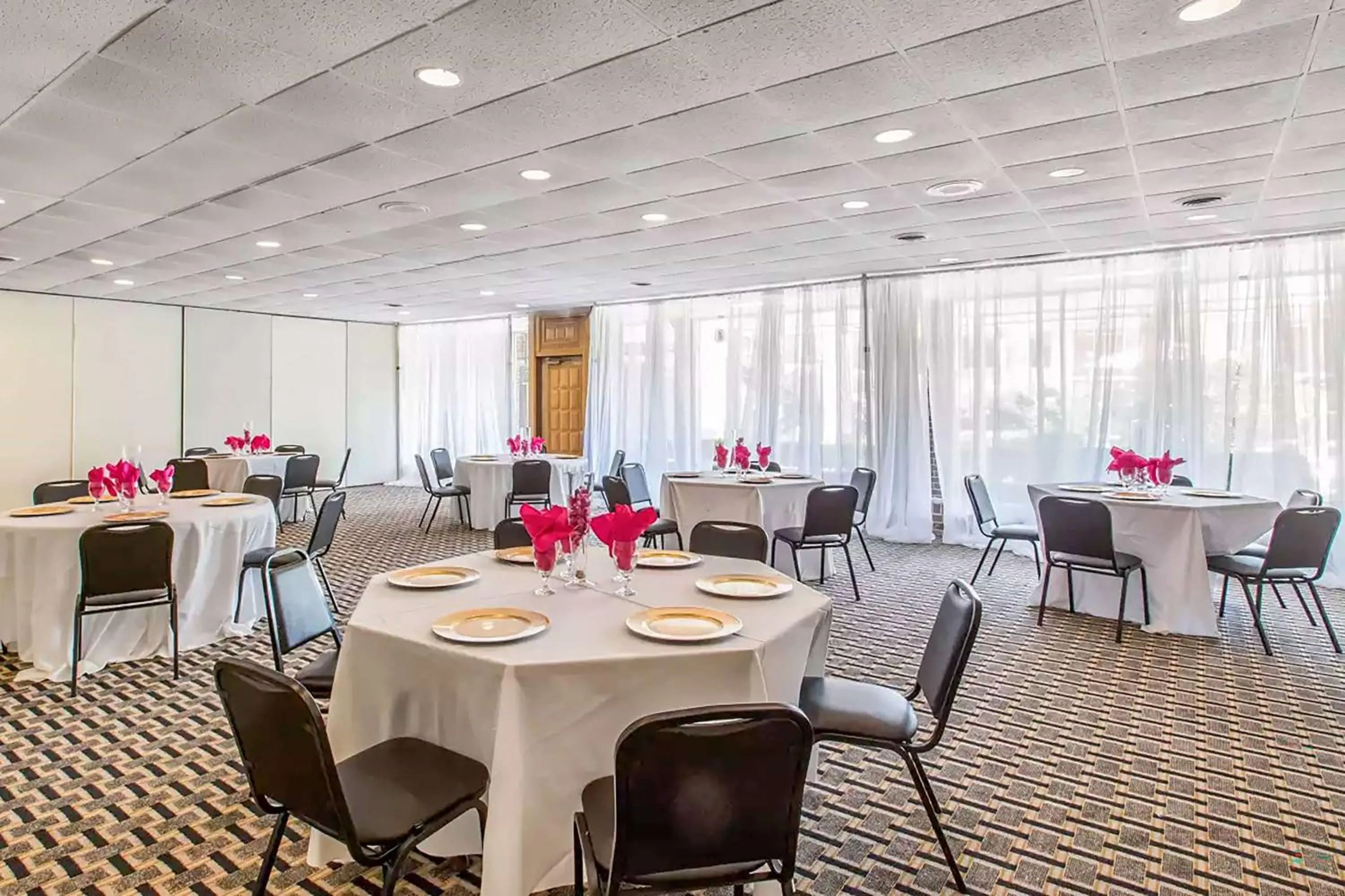 Meeting/conference room in Ramada by Wyndham Santee I-95