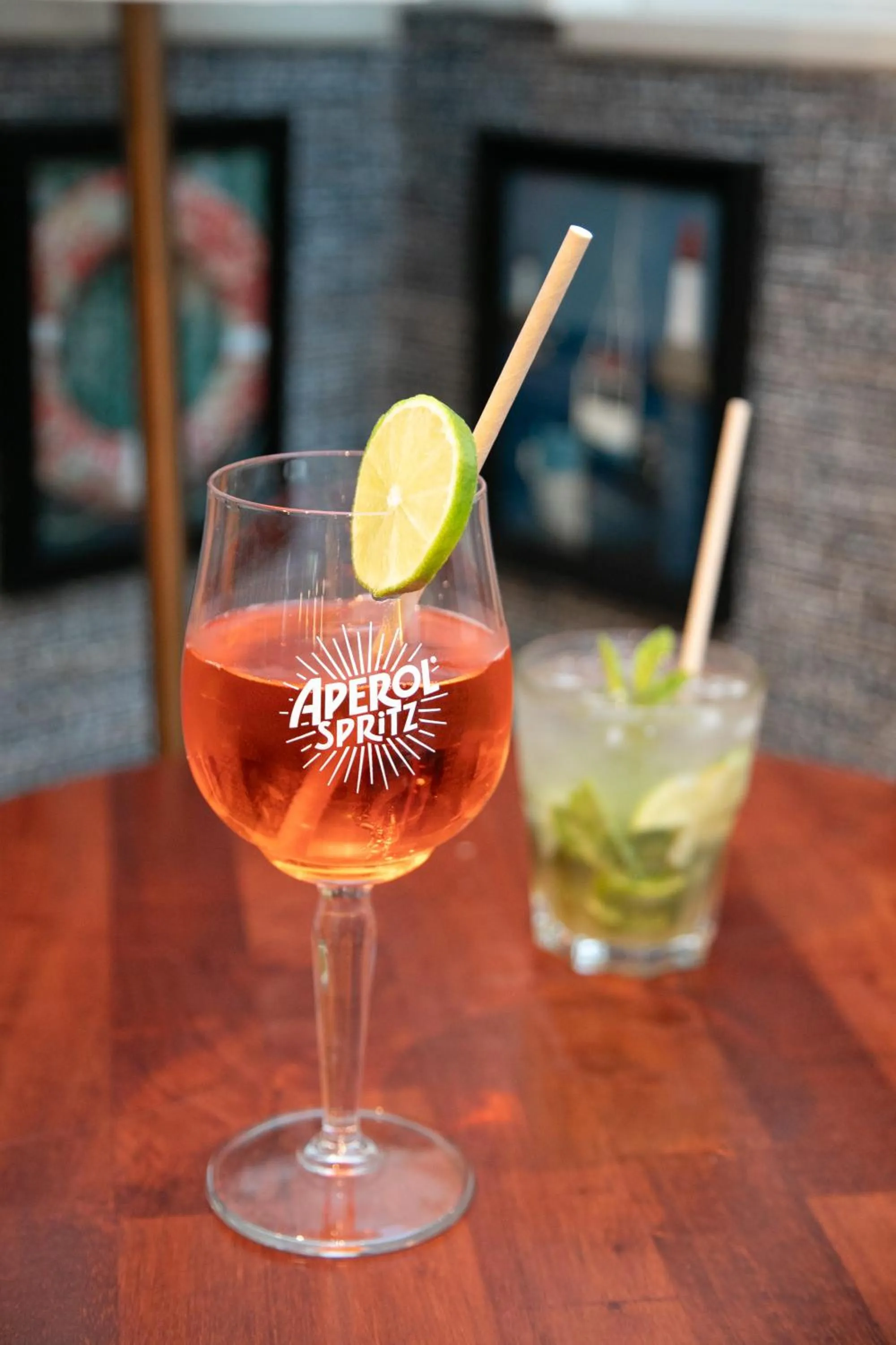 Lounge or bar in Logis Hotel Restaurant Au Chêne Vert, Saint-Brieuc