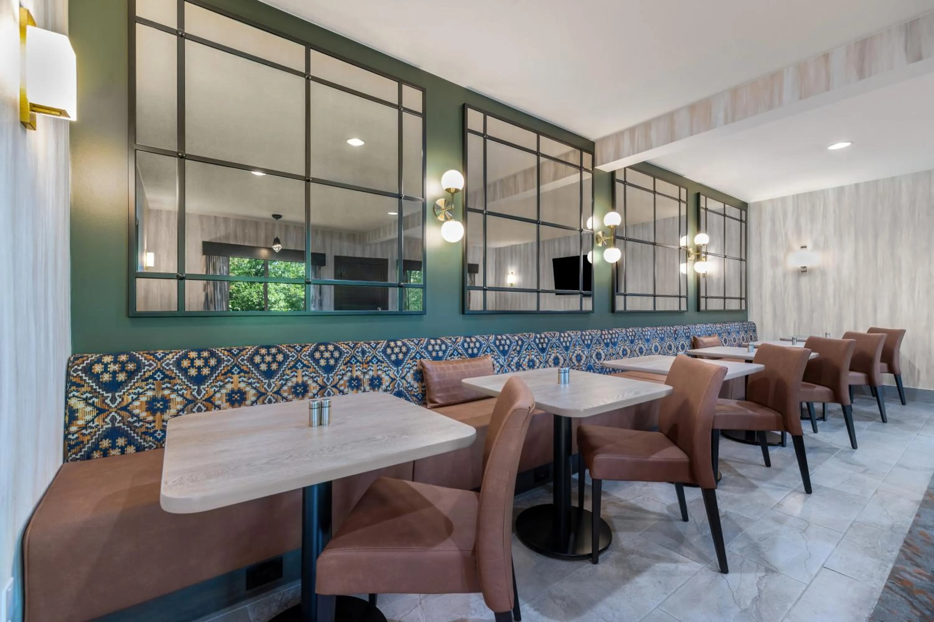 Restaurant/places to eat in The Newberry Hotel Bend, Tapestry Collection by Hilton