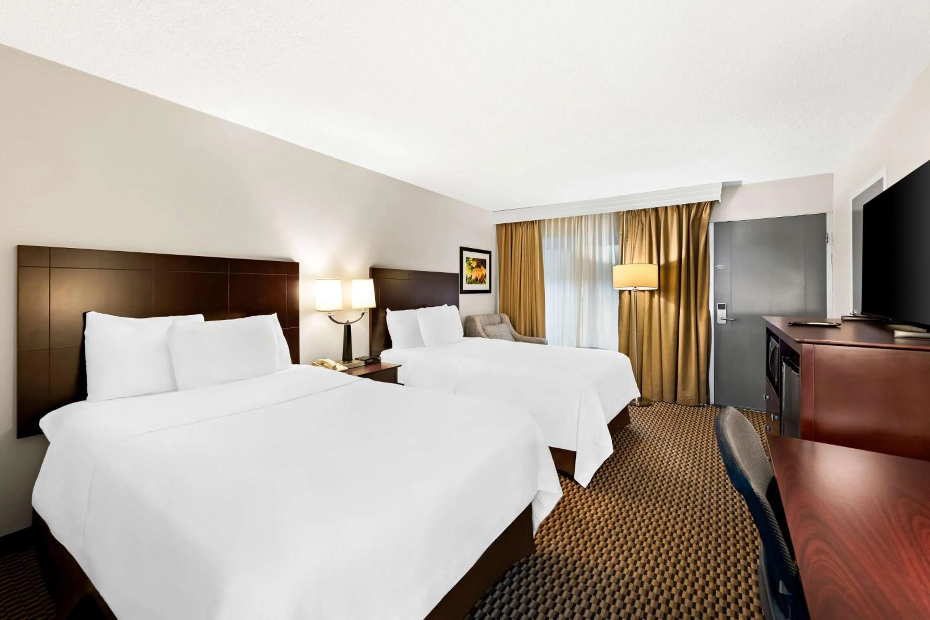 Bedroom, Bed in Best Western State Fair Inn