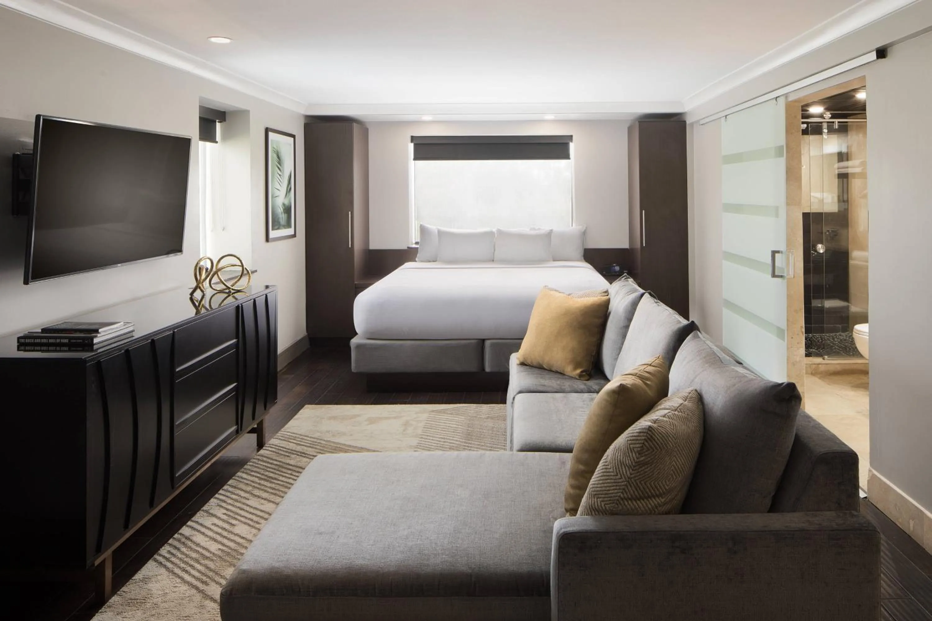 Photo of the whole room, Bed in Hotel Duval, Autograph Collection