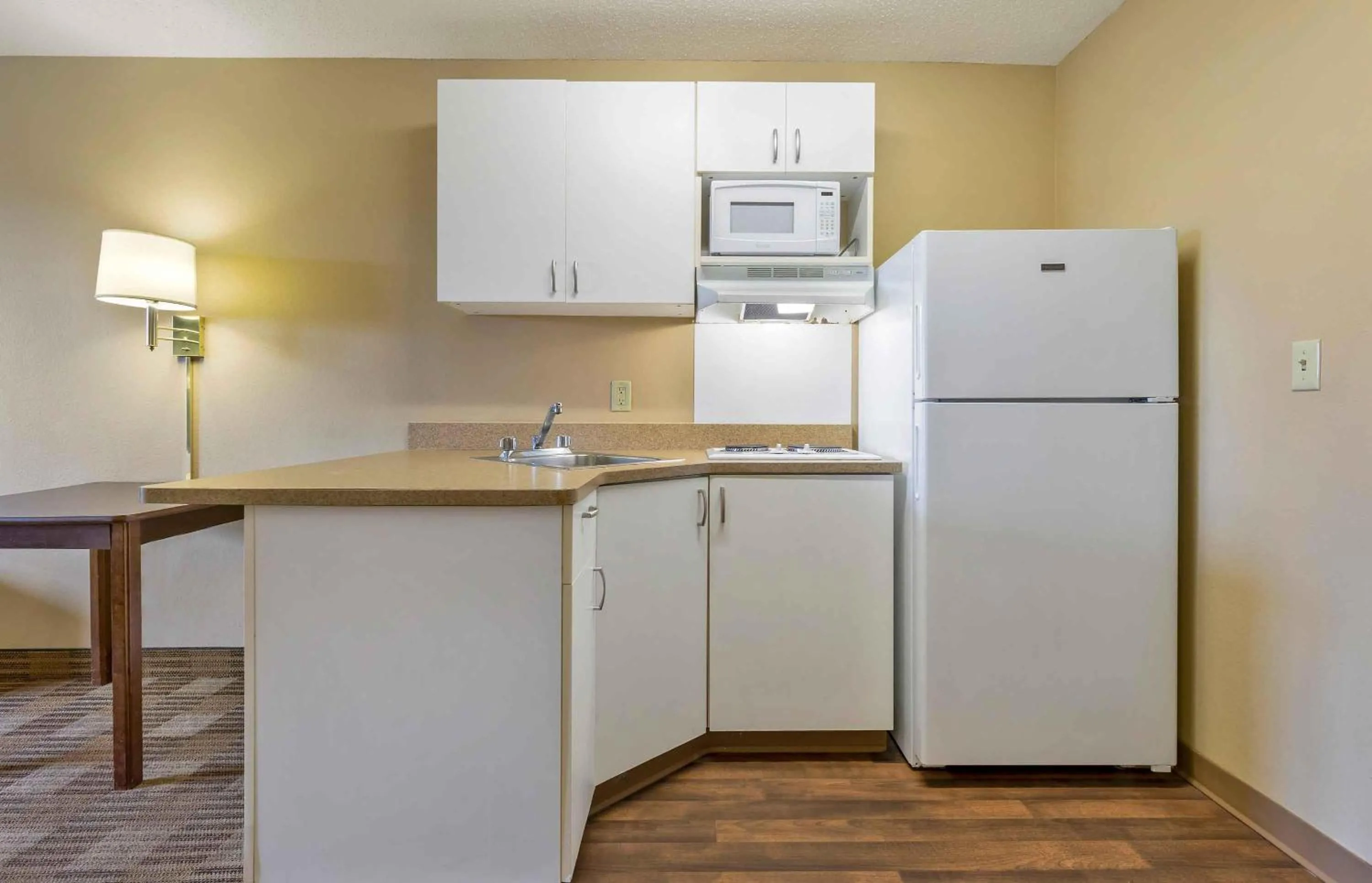 Kitchen or kitchenette in Extended Stay America Suites - Austin - Southwest