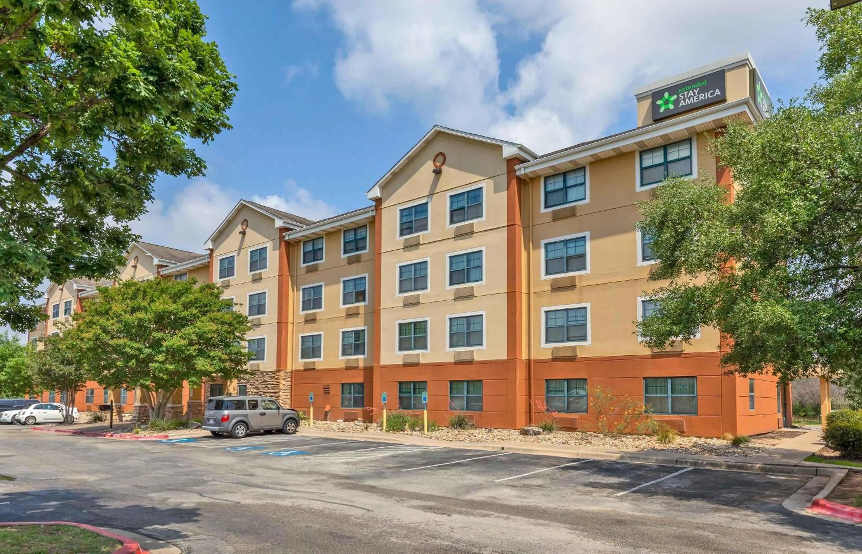 Property building in Extended Stay America Suites - Austin - Southwest