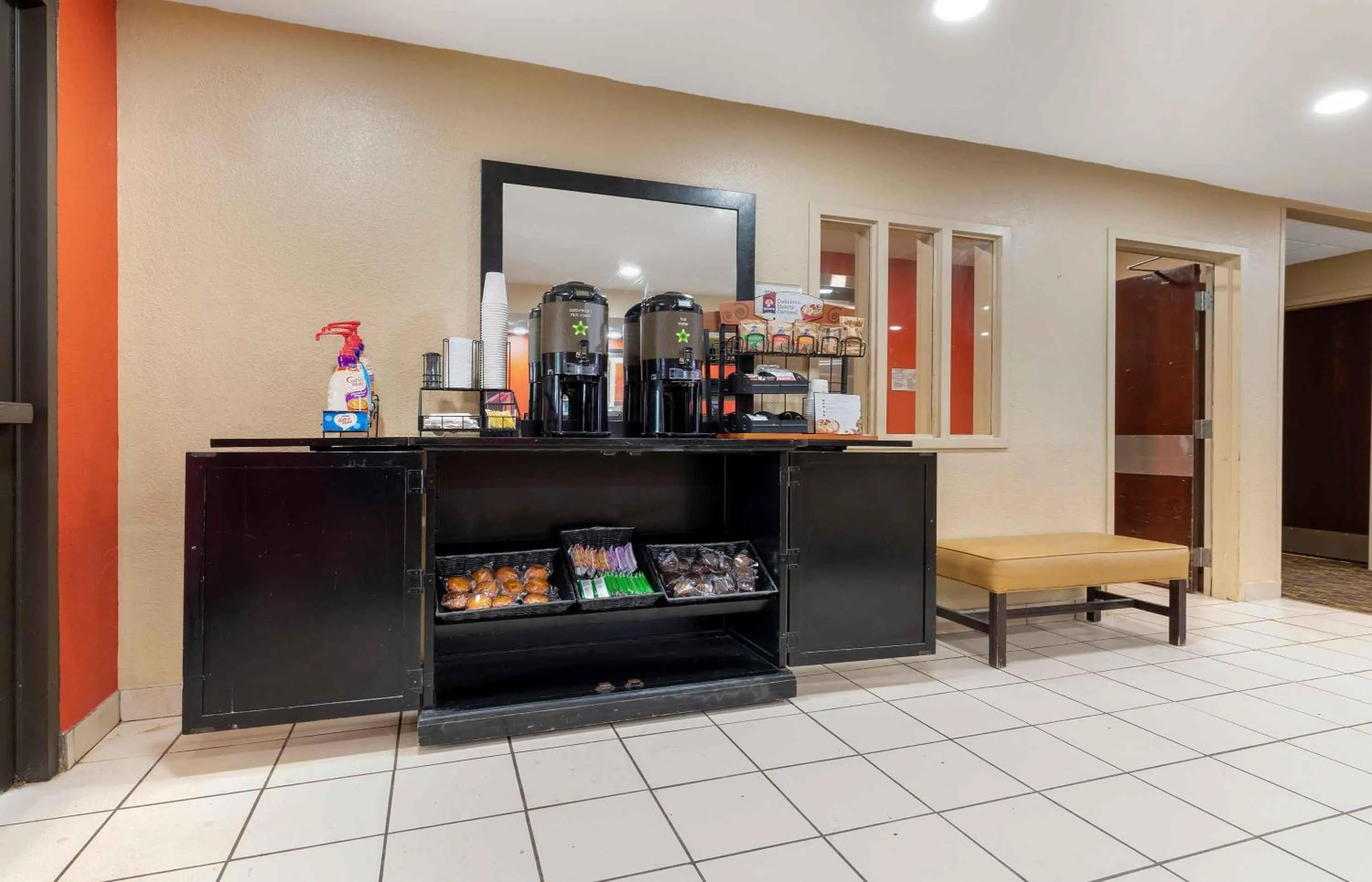 Breakfast in Extended Stay America Suites - Austin - Southwest