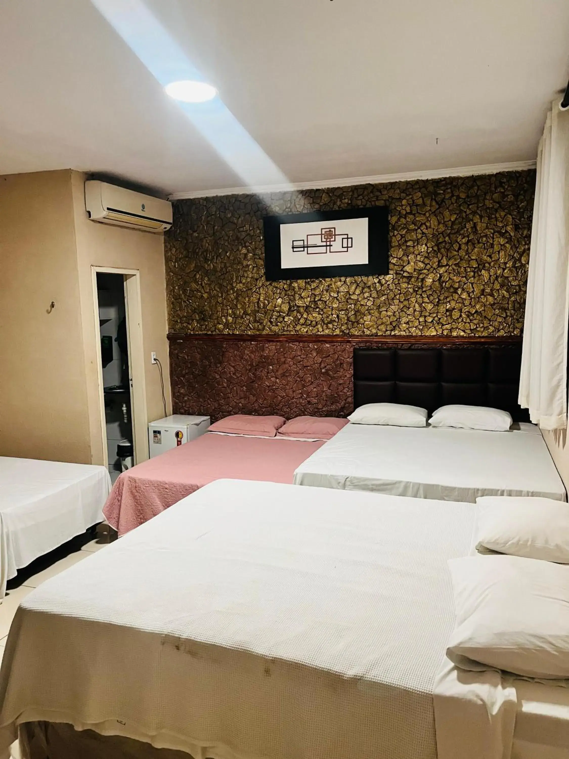 Economy Quadruple Room in Hotel Nacional Economy Quadruple Room in Hotel Nacional