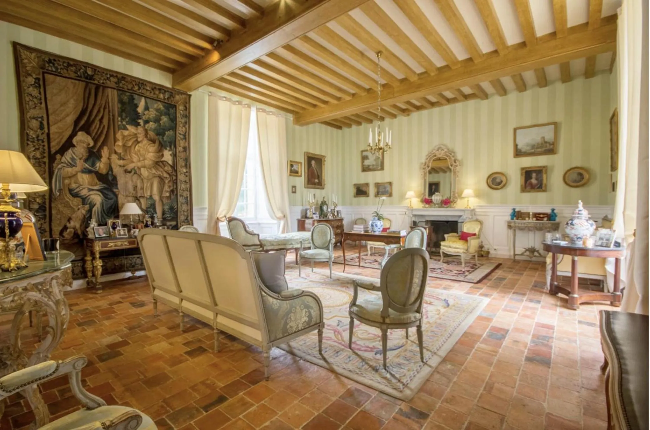 Living room in Château de Cadouzan