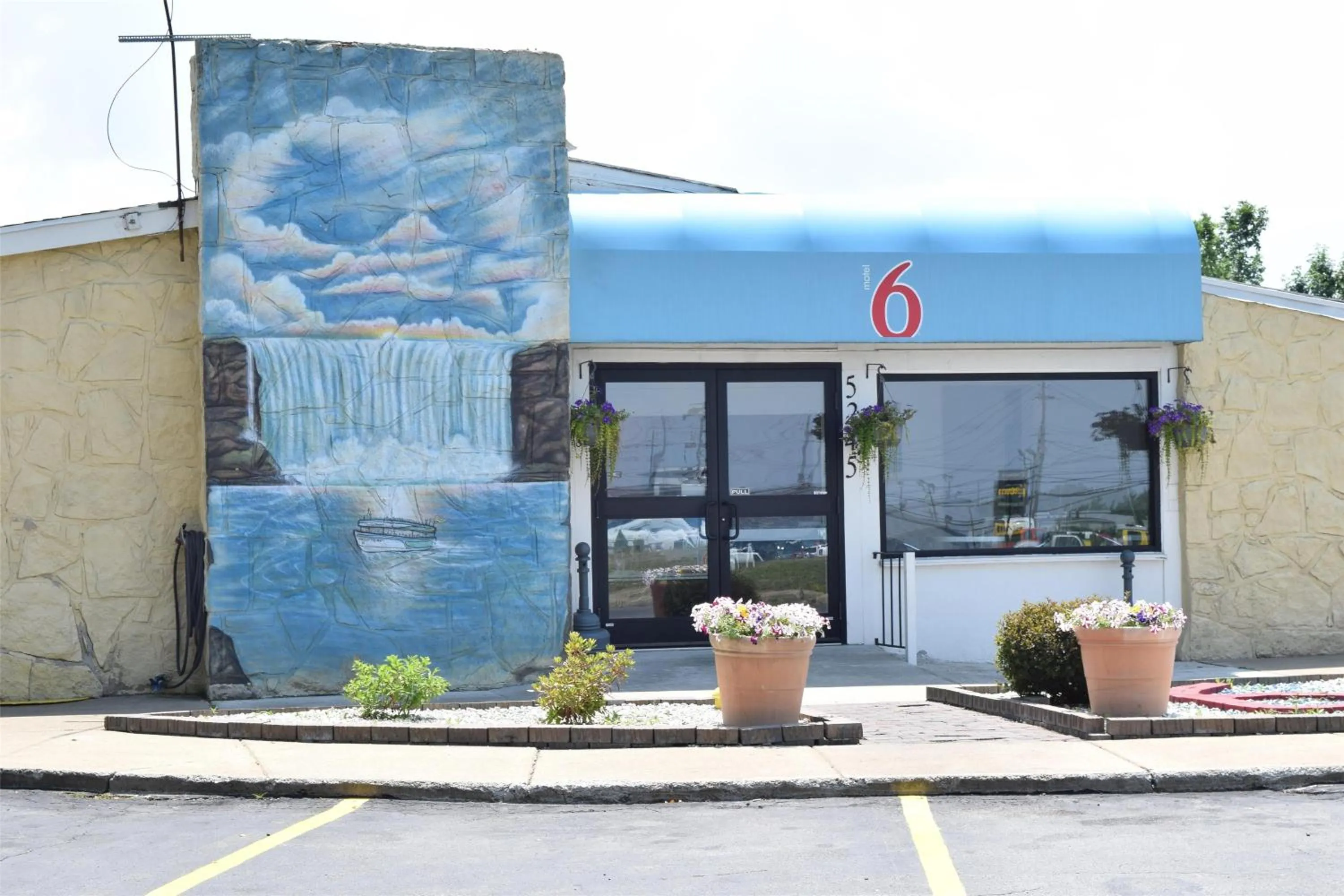 Property building in Motel 6-Hamburg, NY