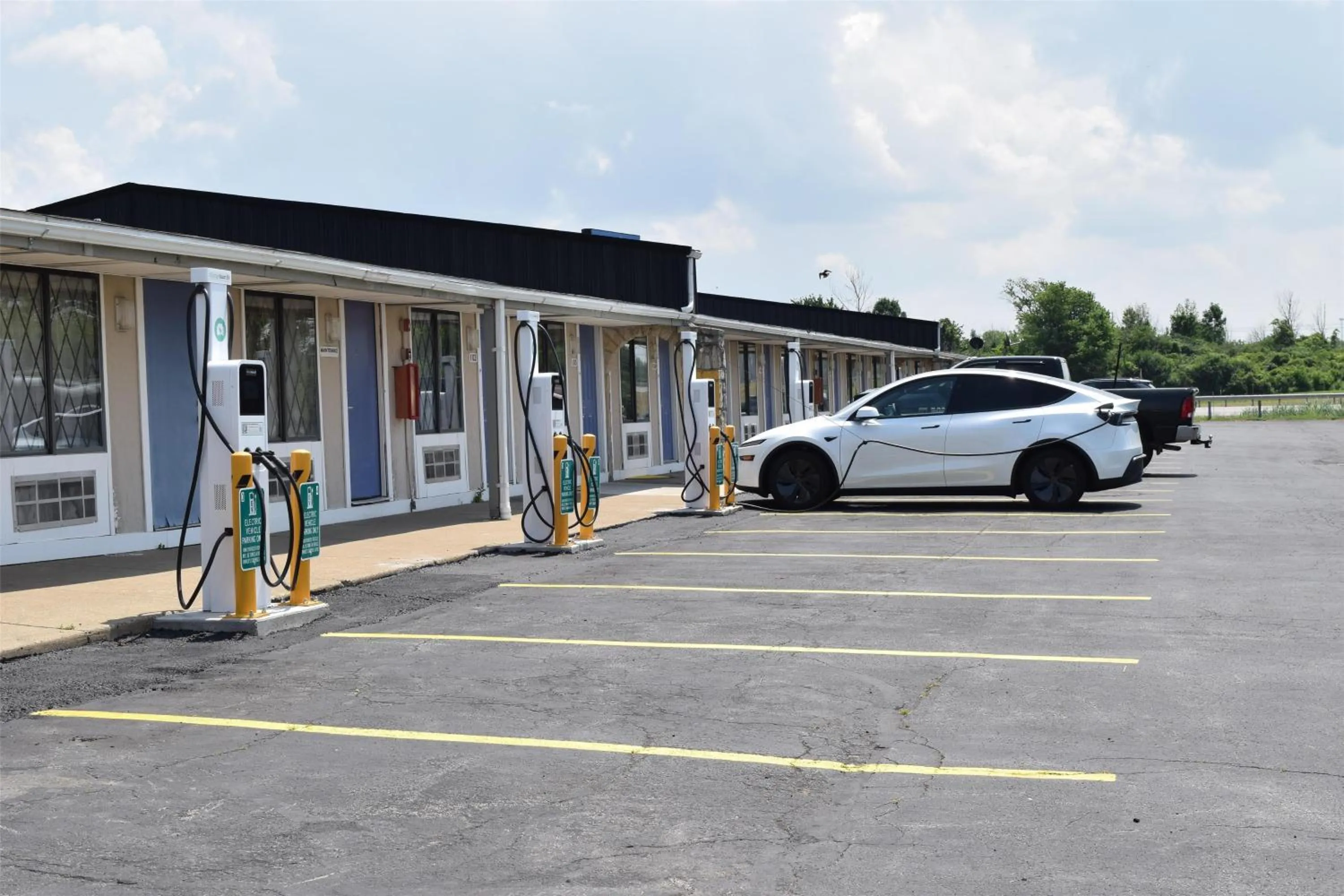 Property building in Motel 6-Hamburg, NY