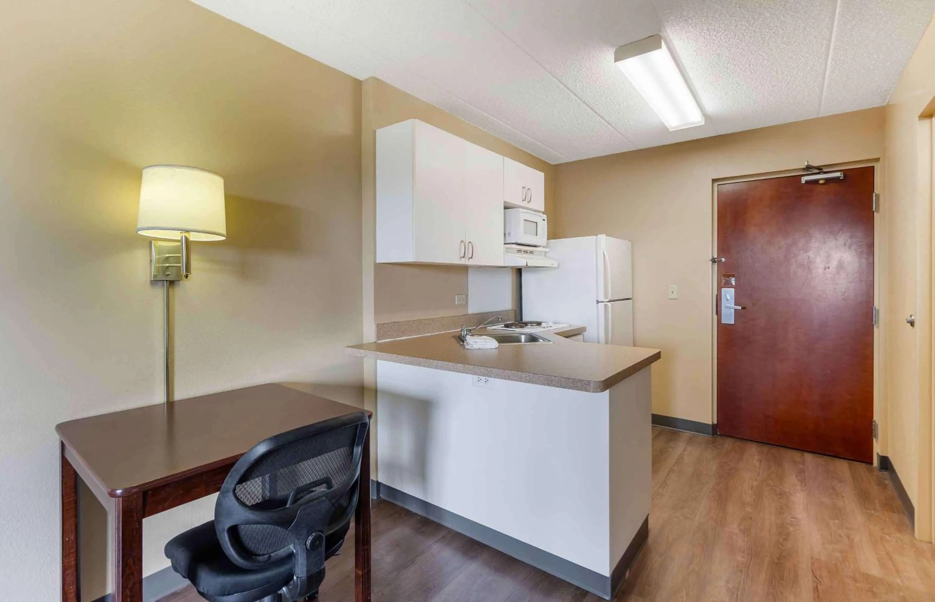 Bedroom in Extended Stay America Suites - Chicago - Elmhurst - O'Hare