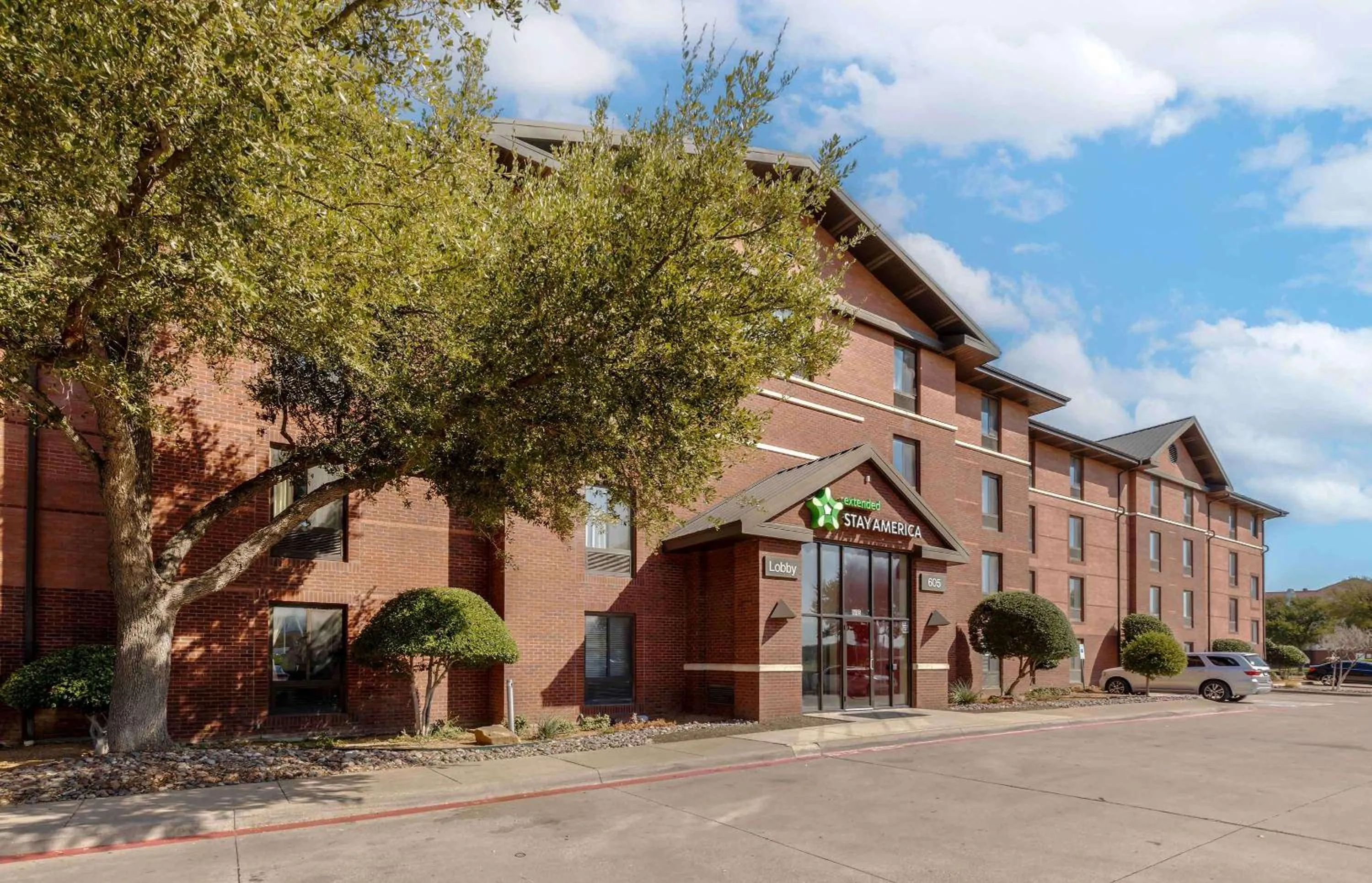 Property building in Extended Stay America Select Suites - Dallas - Las Colinas - Meadow Creek Dr