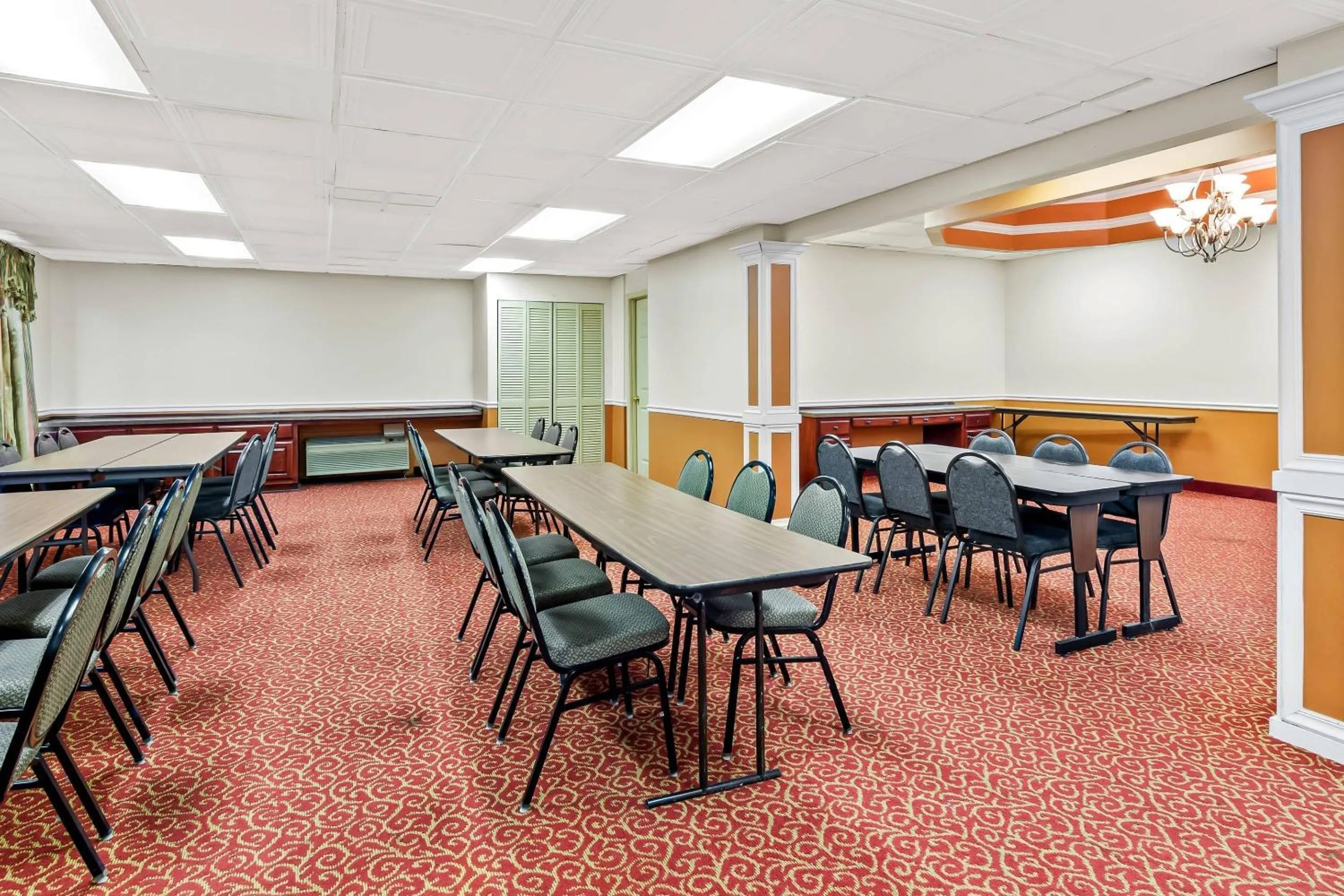 Meeting/conference room in Econo Lodge Mt Hope - Beckley North