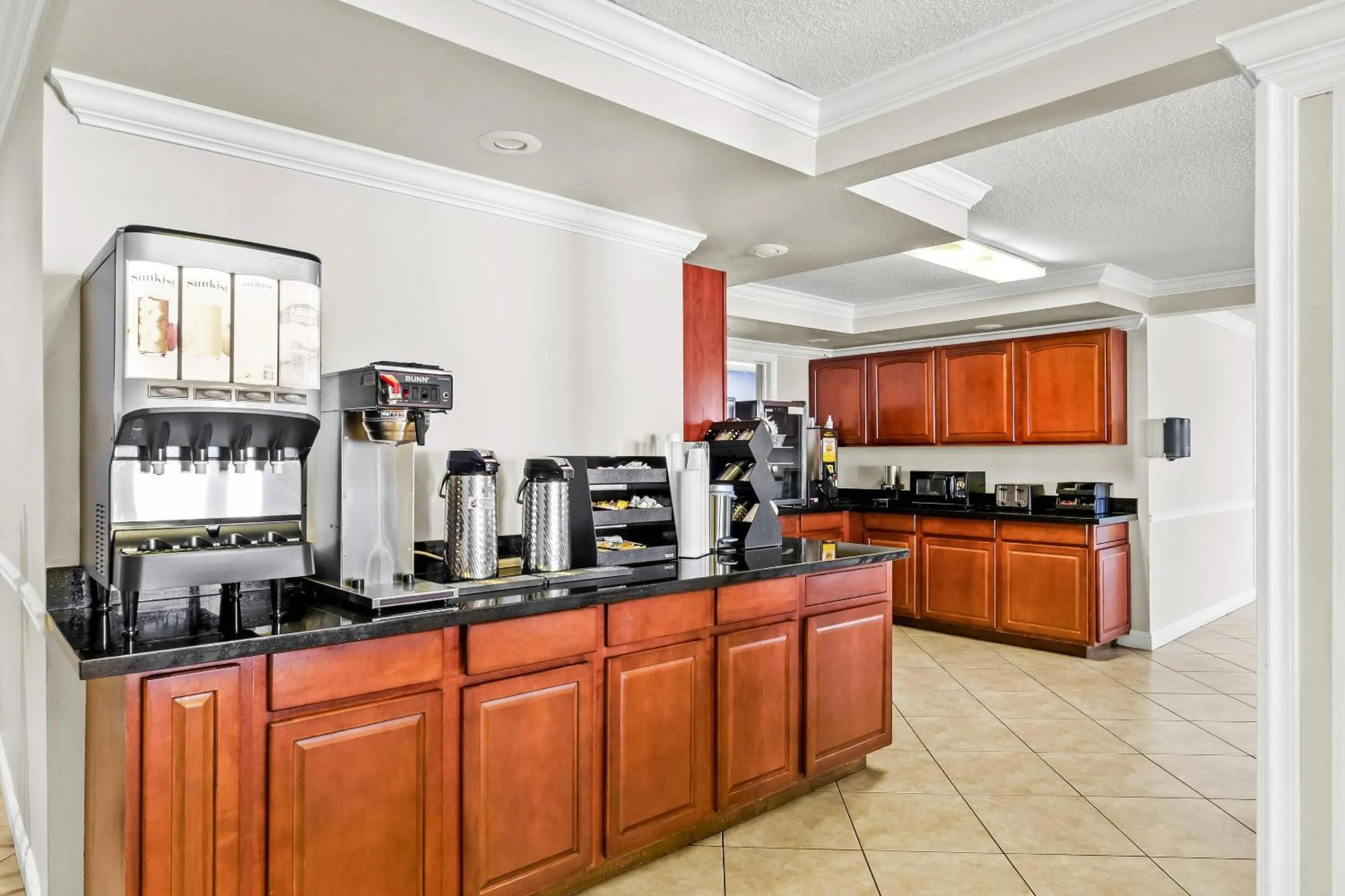 Breakfast in Econo Lodge Mt Hope - Beckley