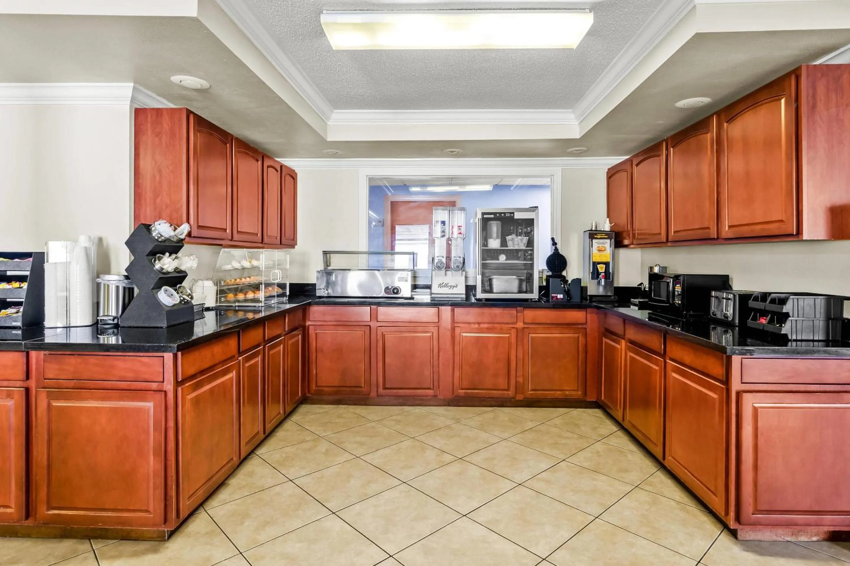 Breakfast in Econo Lodge Mt Hope - Beckley