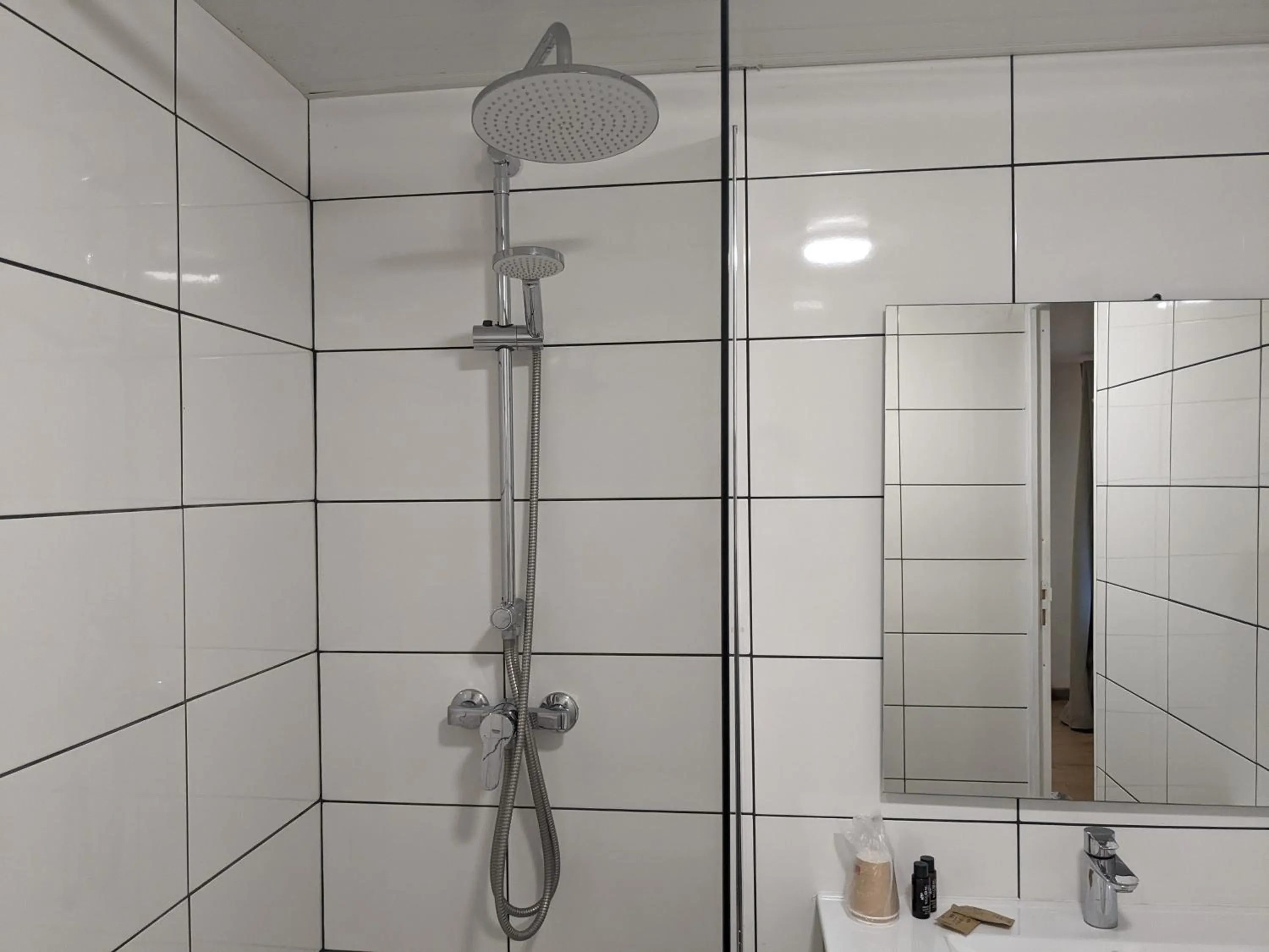 Shower in Hotel Morand