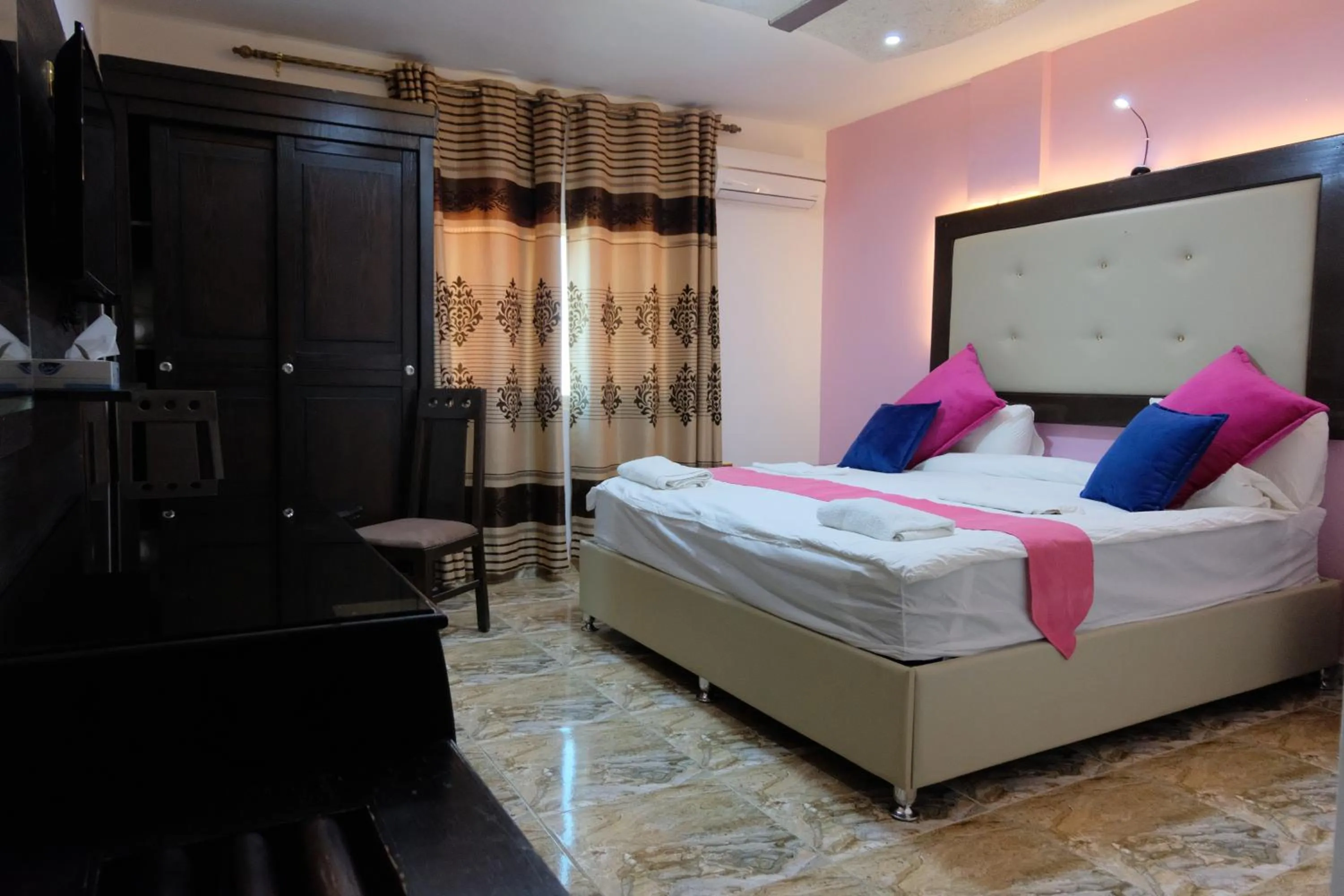 Bedroom, Bed in Petra Guests Hotel