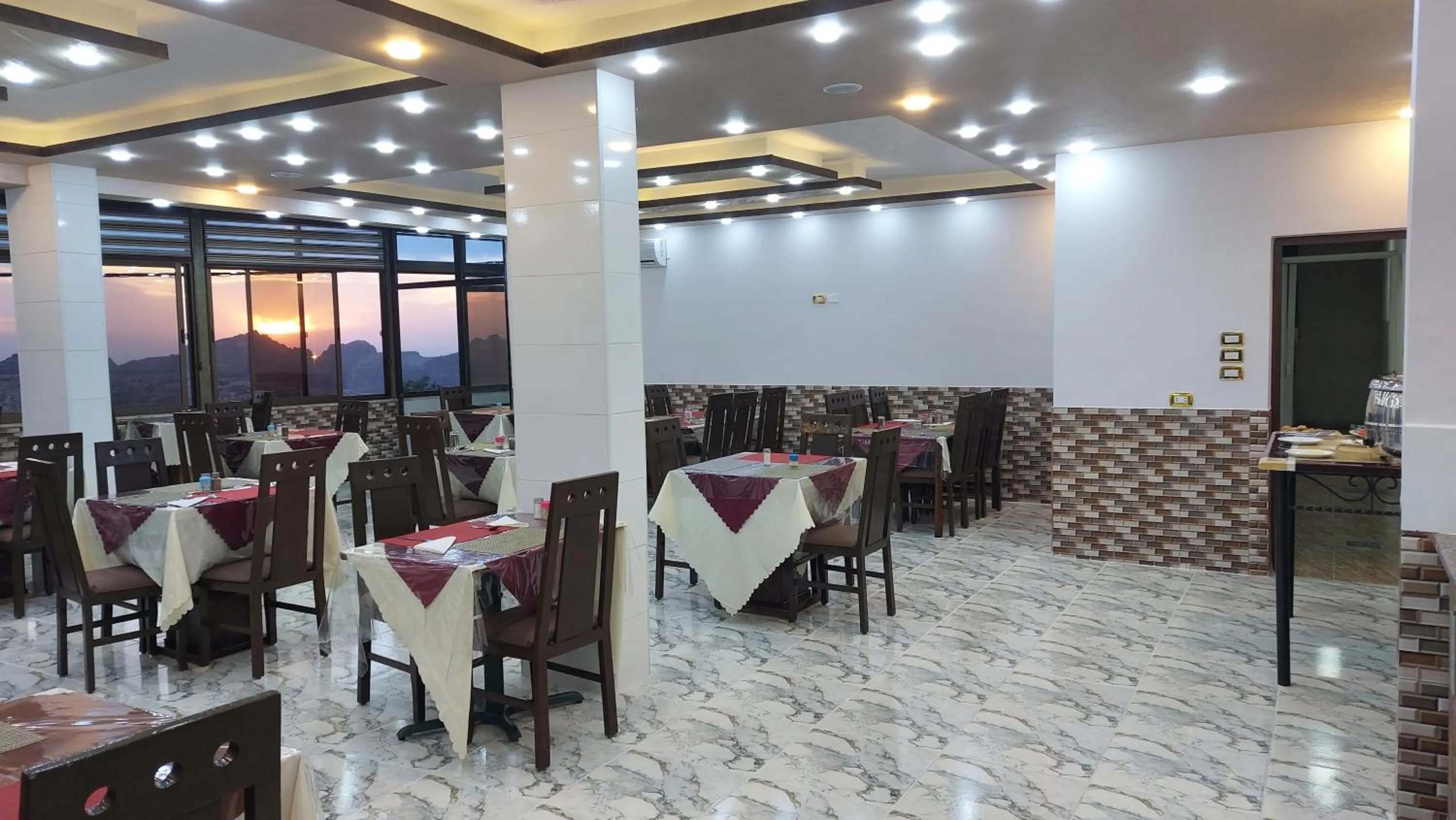 Restaurant/places to eat in Petra Guests Hotel