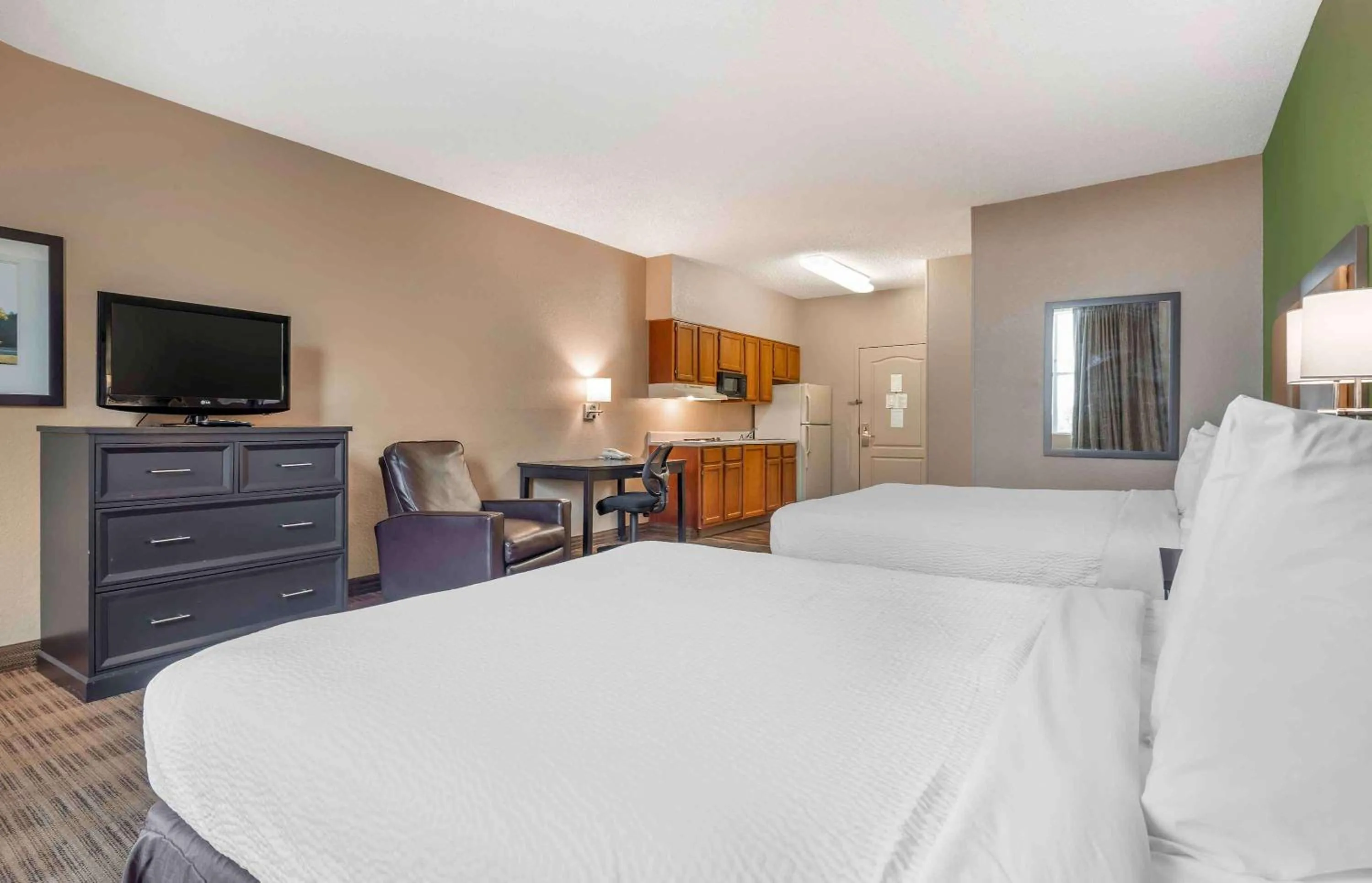 Bedroom in Extended Stay America Suites - Dallas - Frankford Road