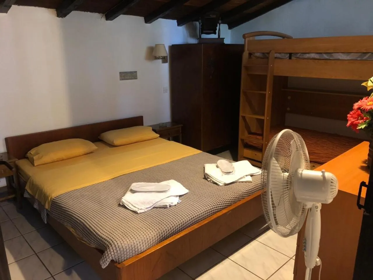 Bedroom, Bed in Oasis