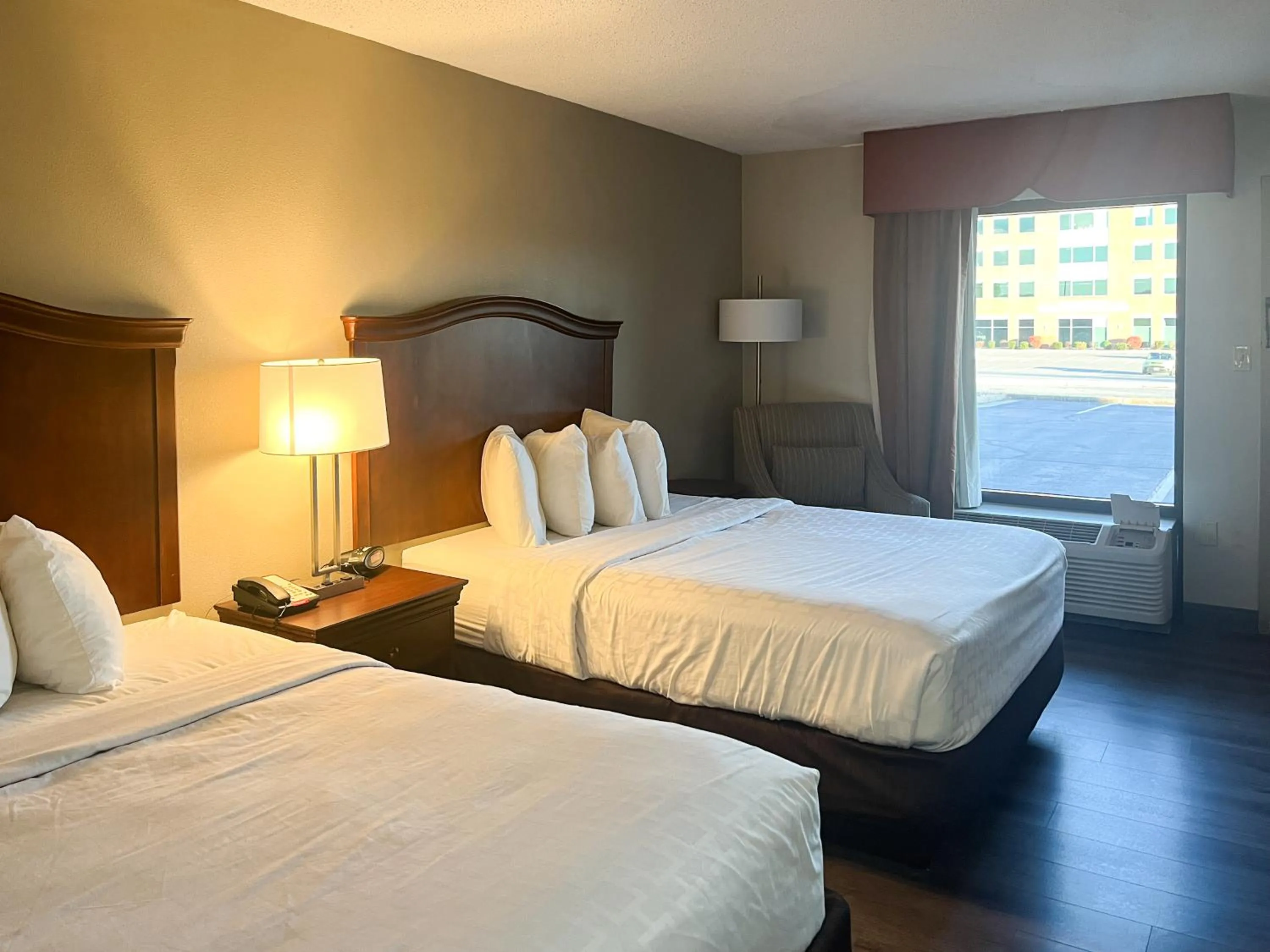 Photo of the whole room, Bed in Motel 6 Stafford, VA Quantico