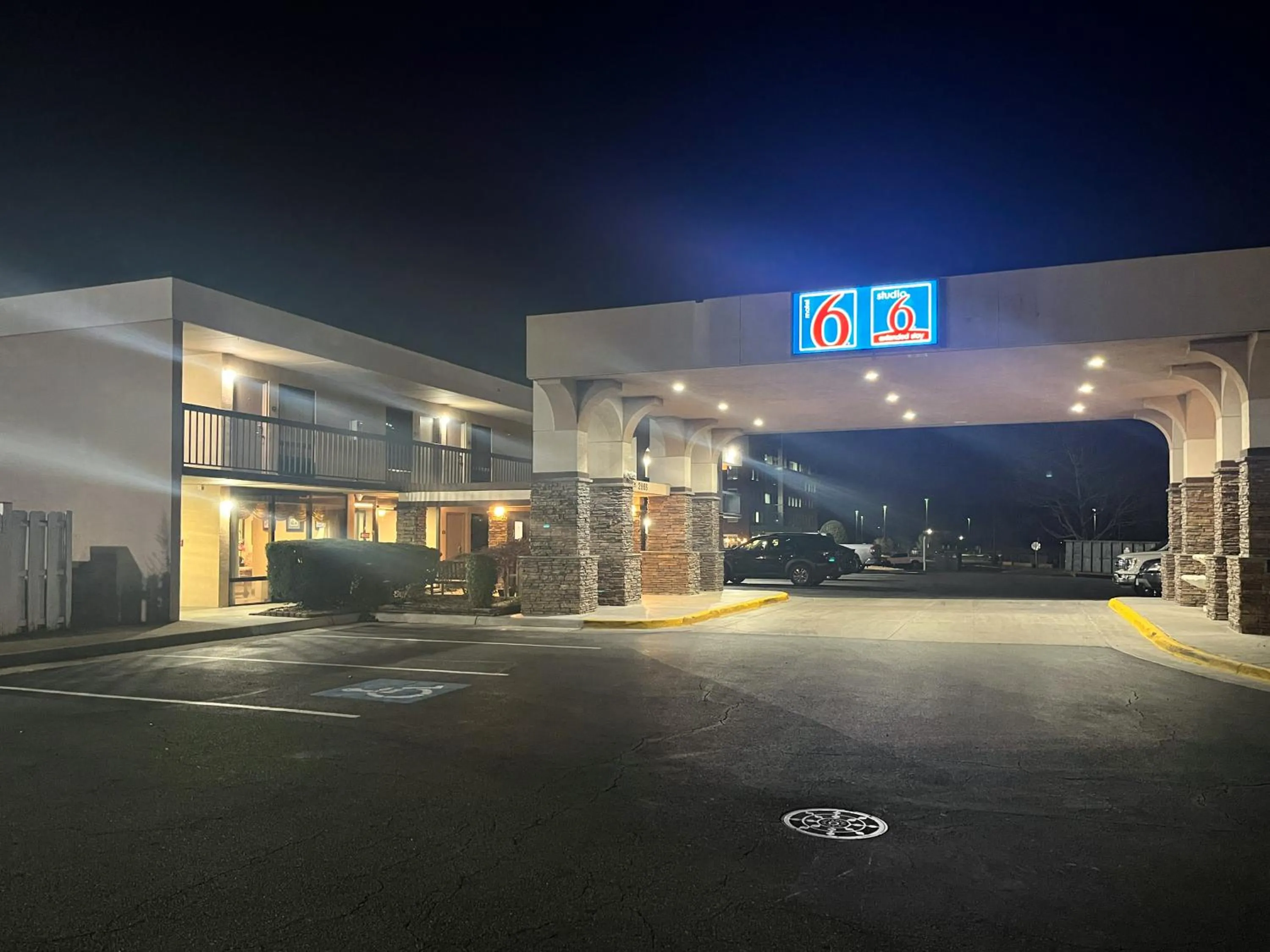 Property building in Motel 6 Stafford, VA Quantico
