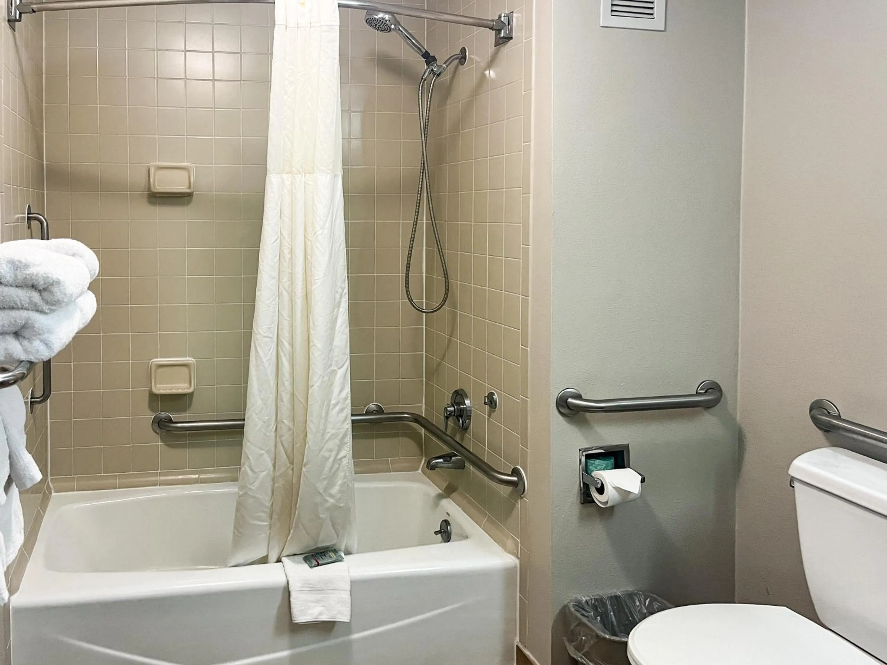 Bathroom in Motel 6 Stafford, VA Quantico