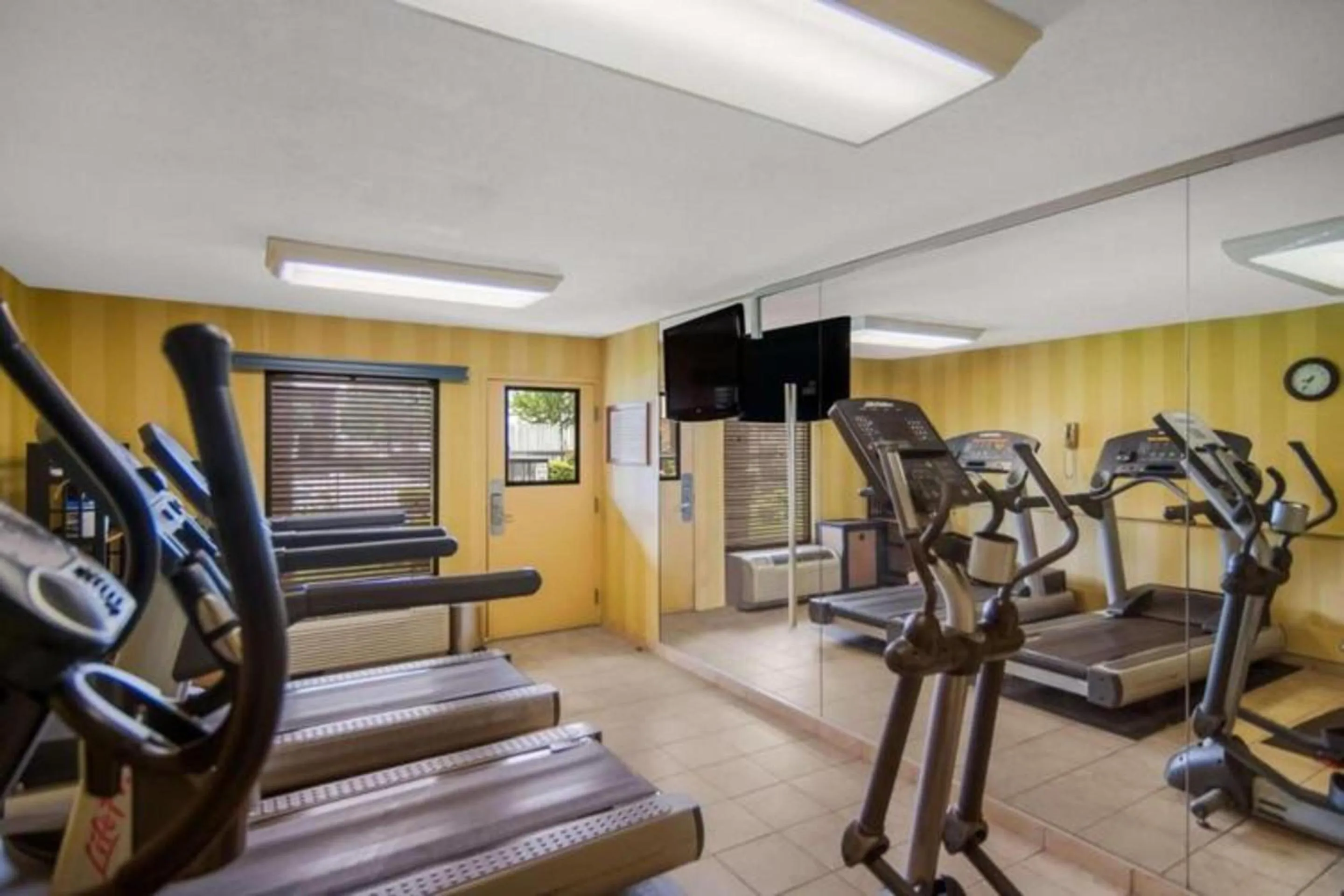 Fitness centre/facilities in Motel 6 Stafford, VA Quantico