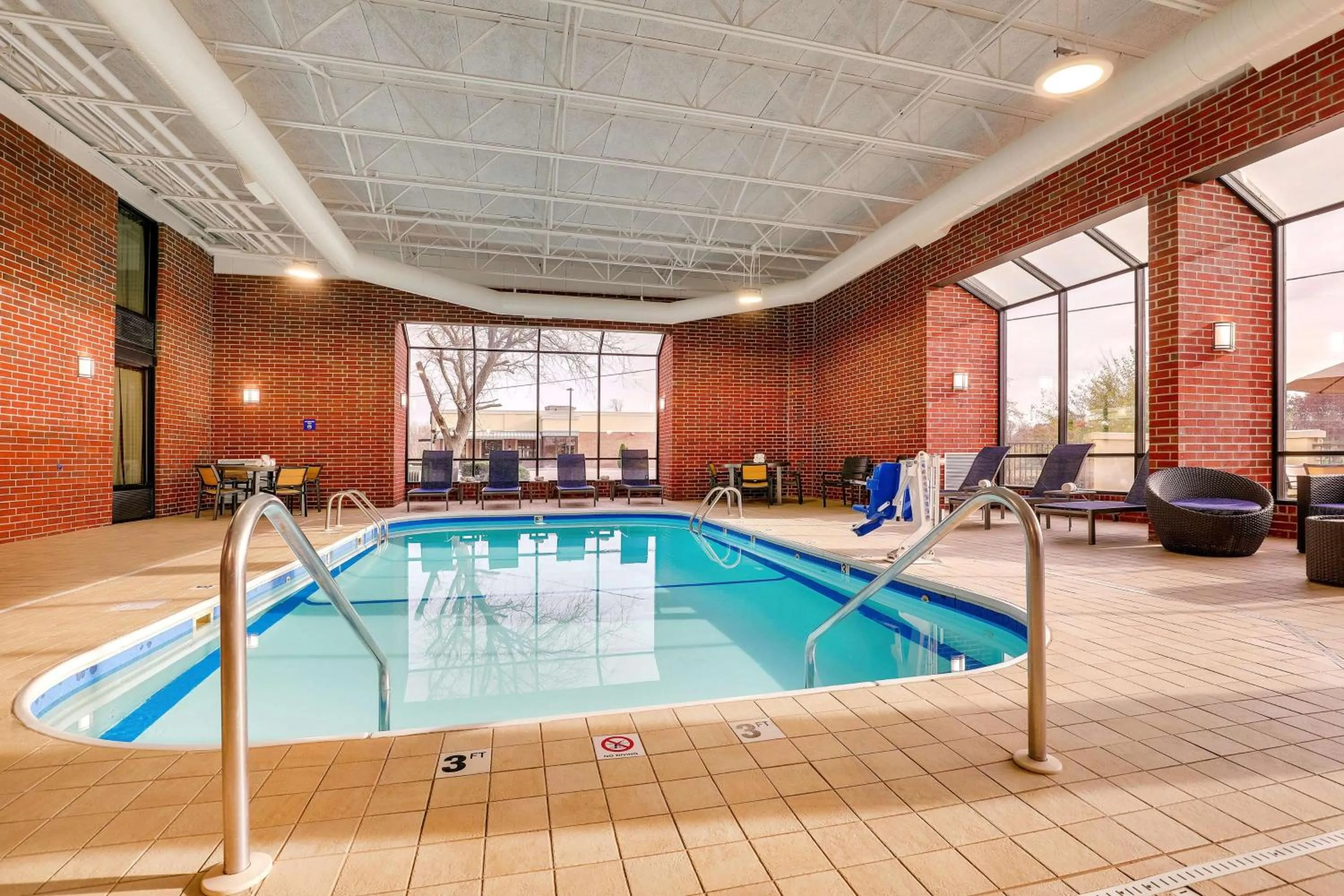 Pool view in Drury Inn & Suites Springfield