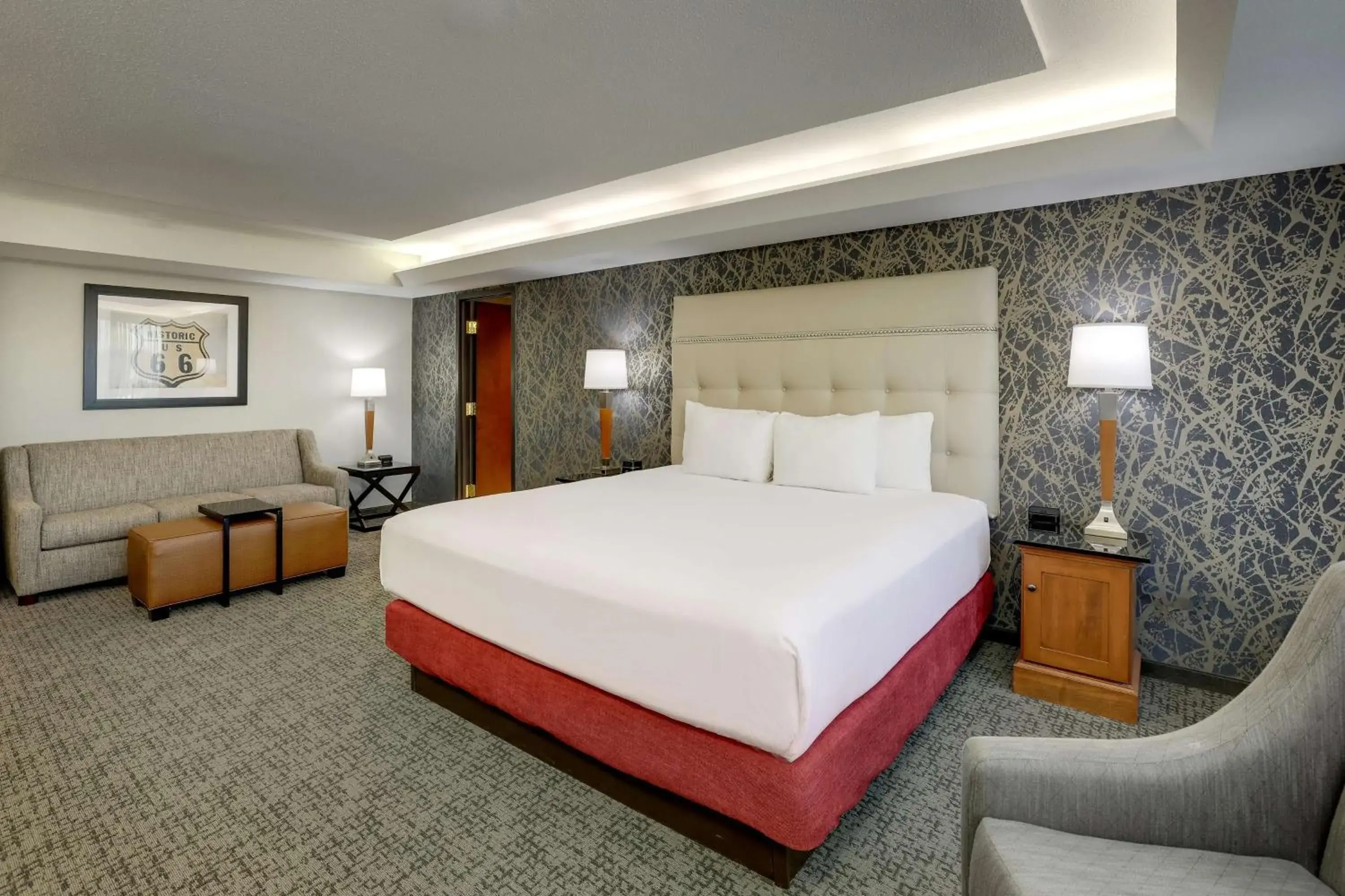 Spacious King Room in Drury Inn & Suites Springfield Spacious King Room in Drury Inn & Suites Springfield