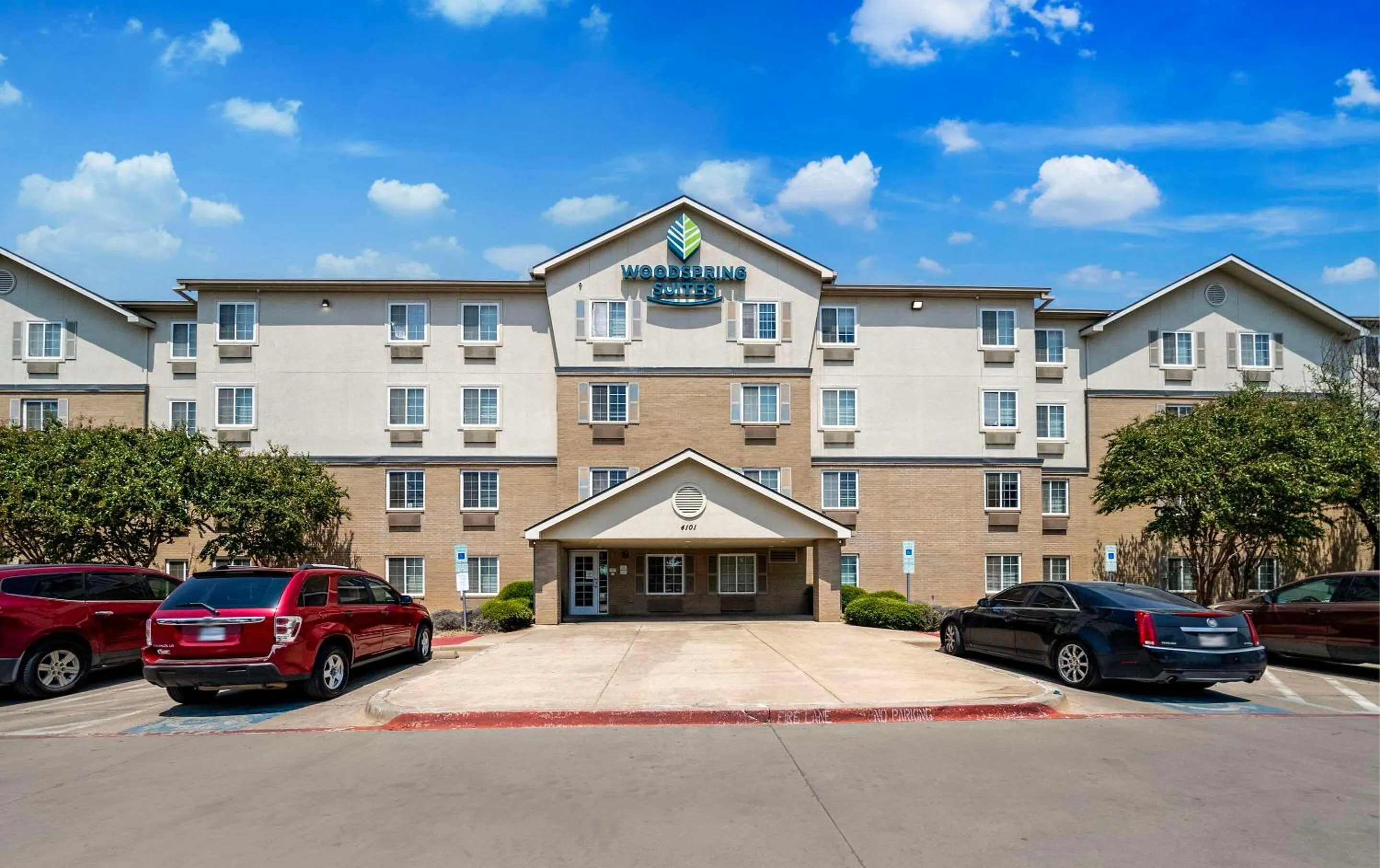 Property building in WoodSpring Suites Fort Worth Fossil Creek