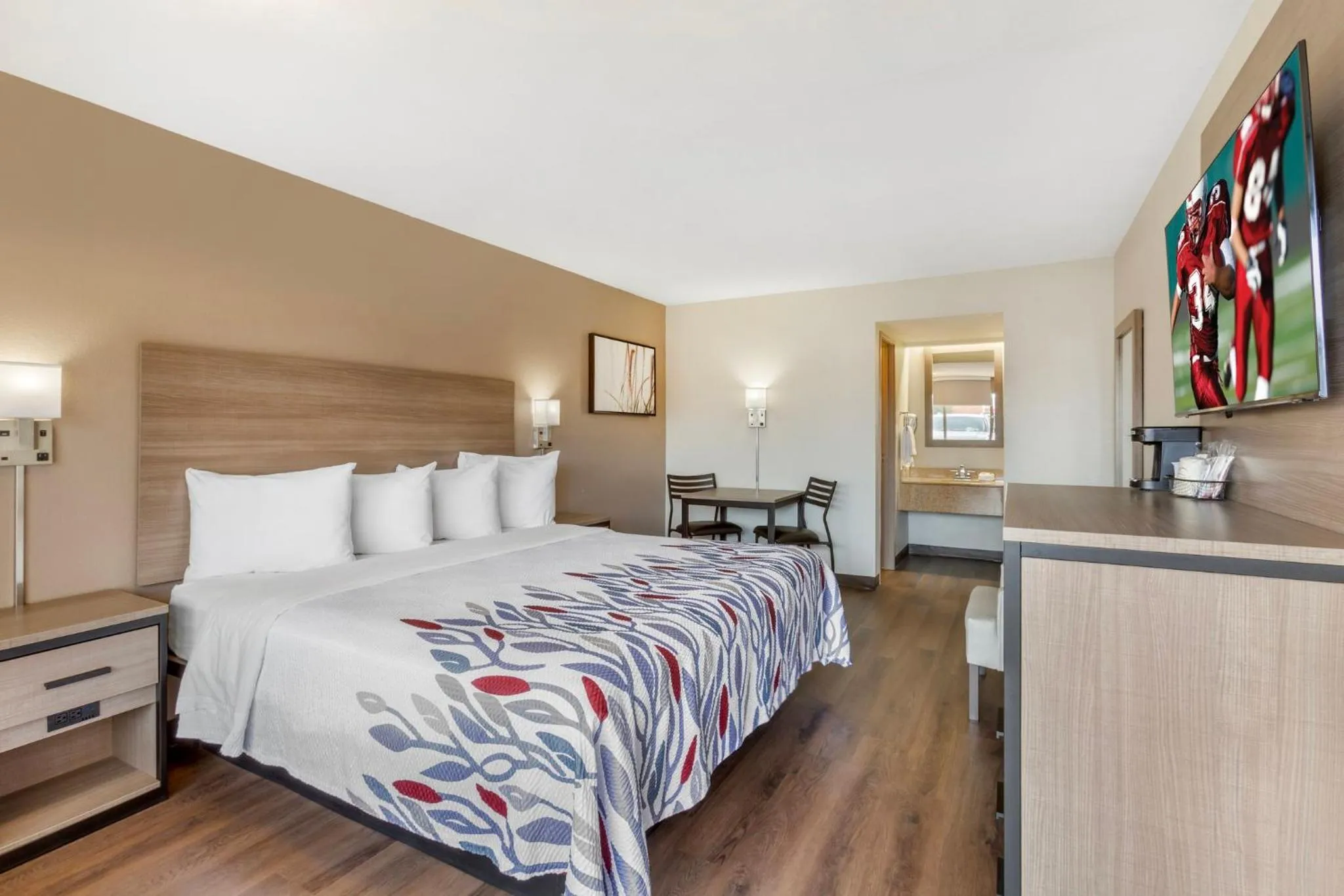 Bedroom, Bed in Red Roof Inn Tucson South - Airport