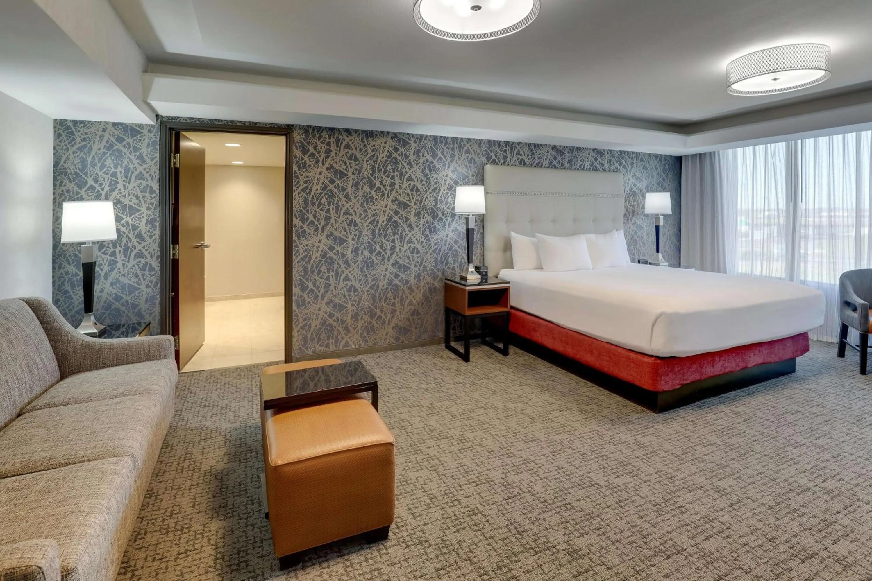 Bedroom, Bed in Drury Inn Paducah