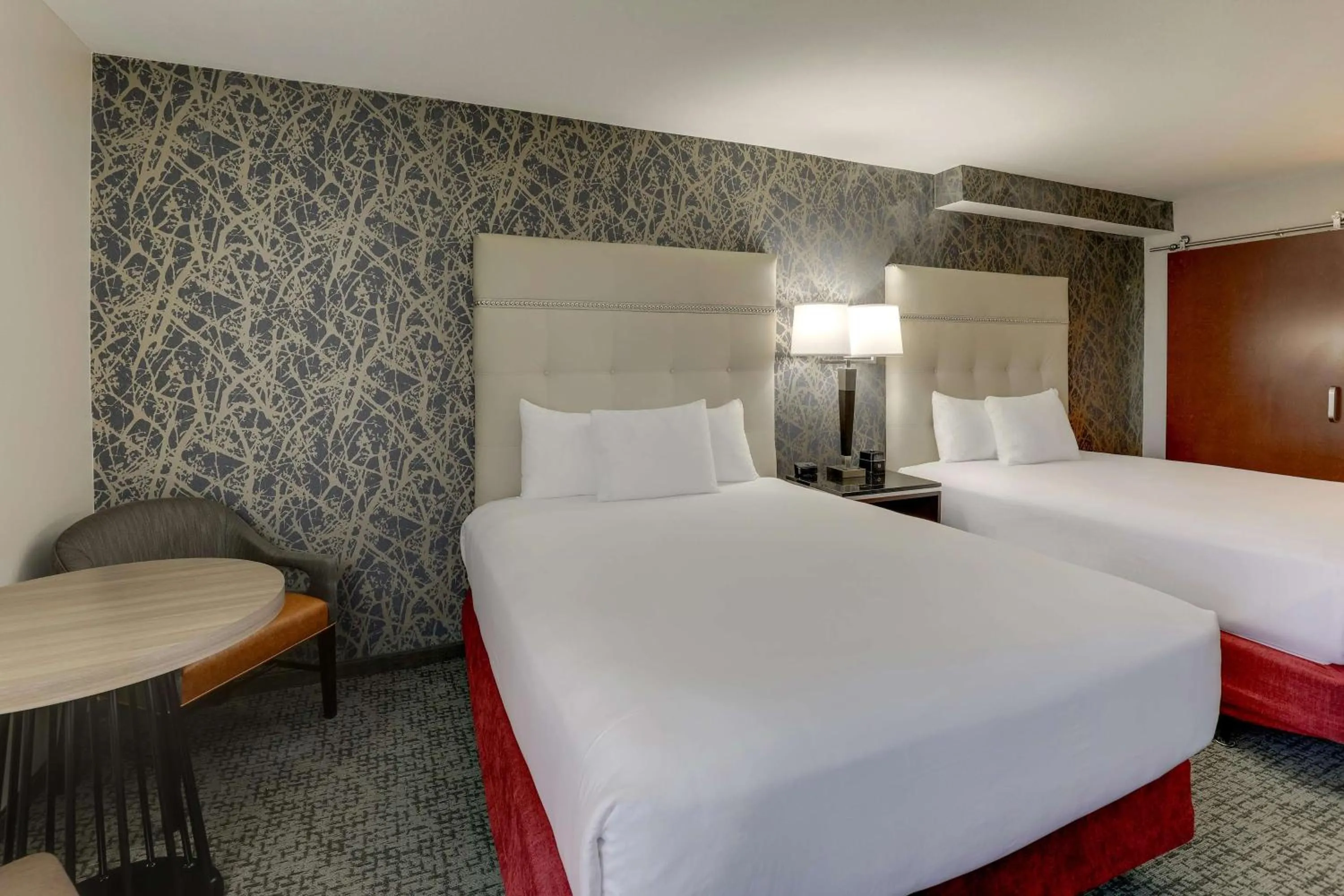 Bedroom, Bed in Drury Inn Paducah