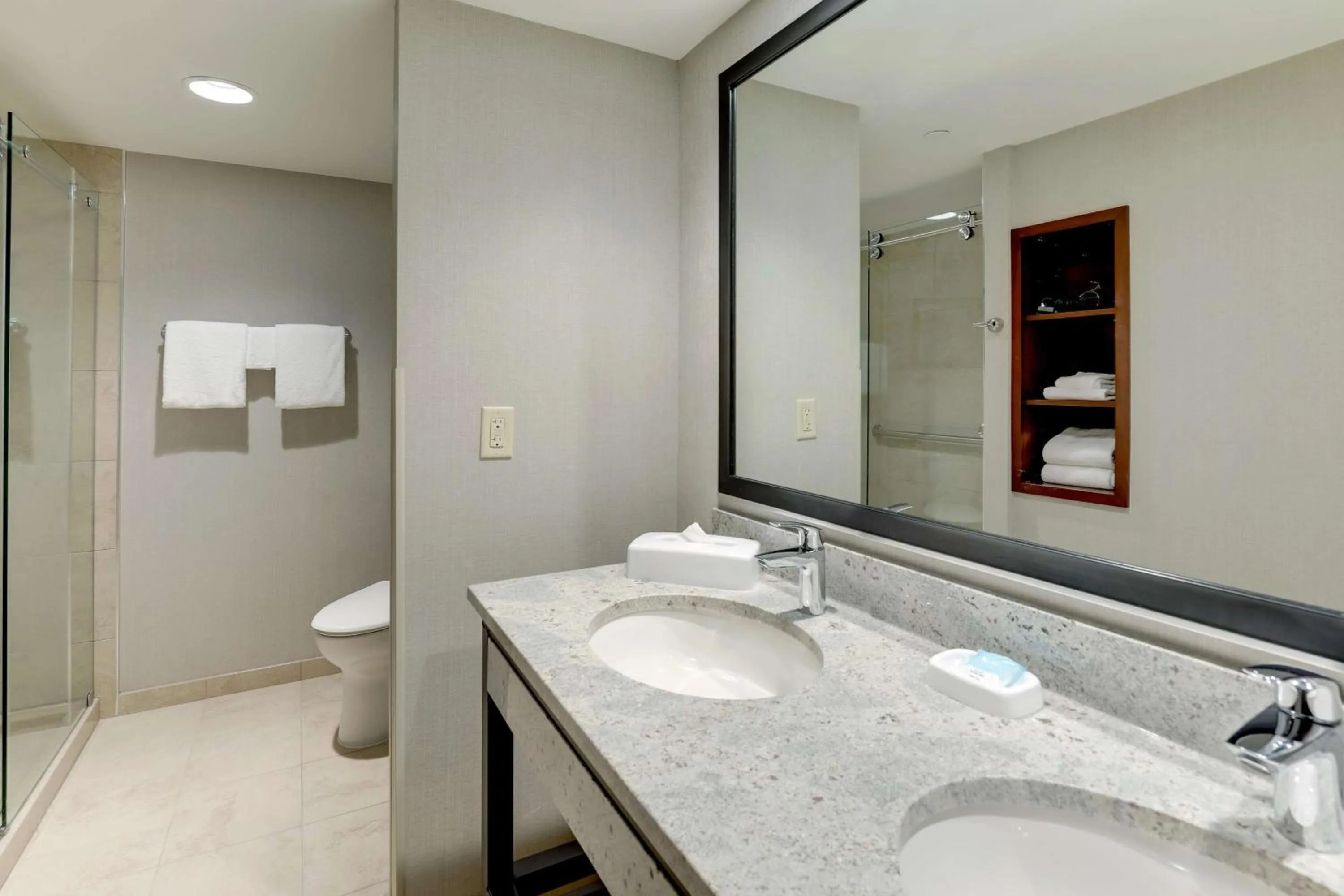 Bathroom in Drury Inn Paducah