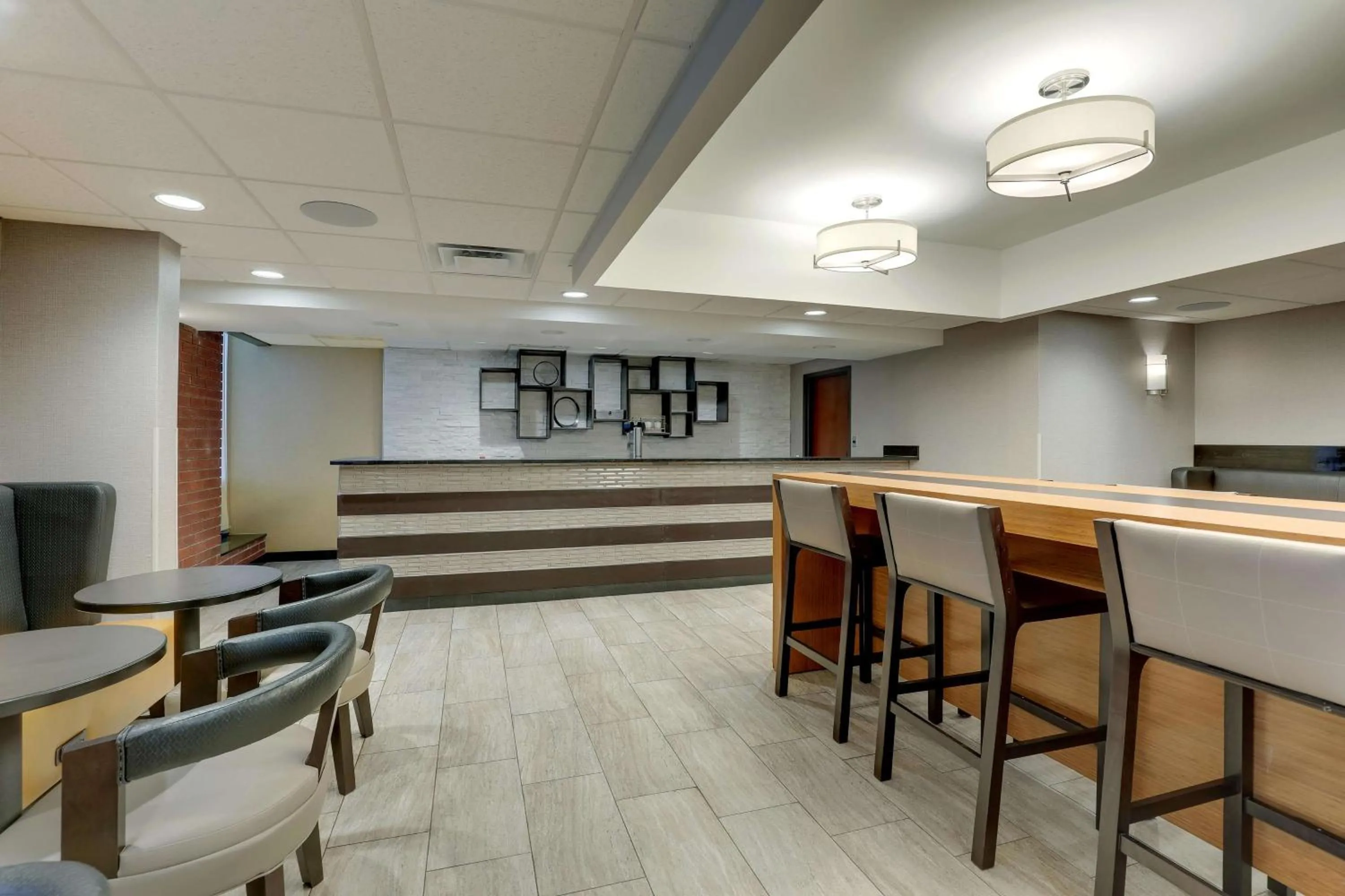 Lounge or bar in Drury Inn Paducah