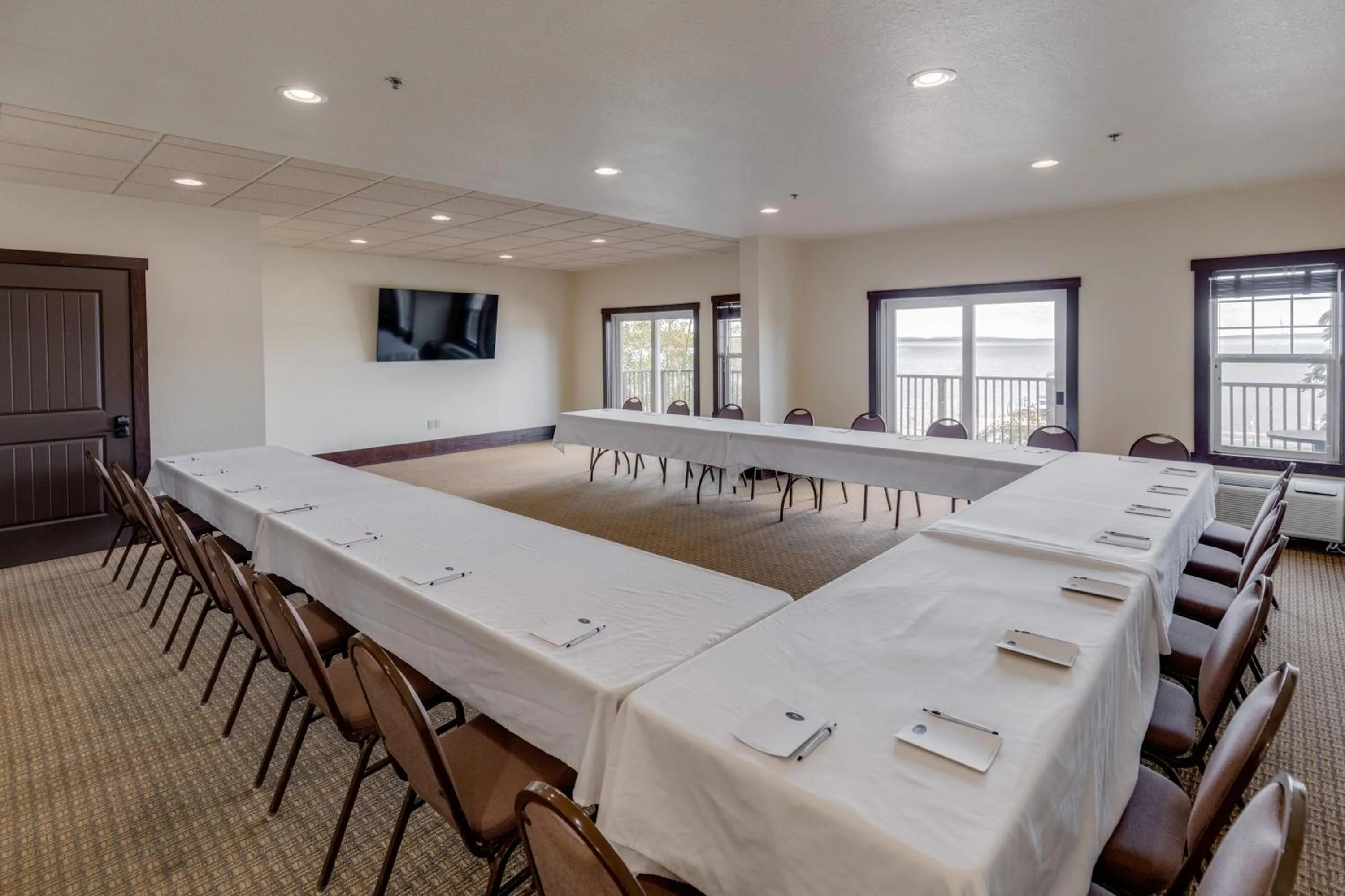 Meeting/conference room in Chase On The Lake