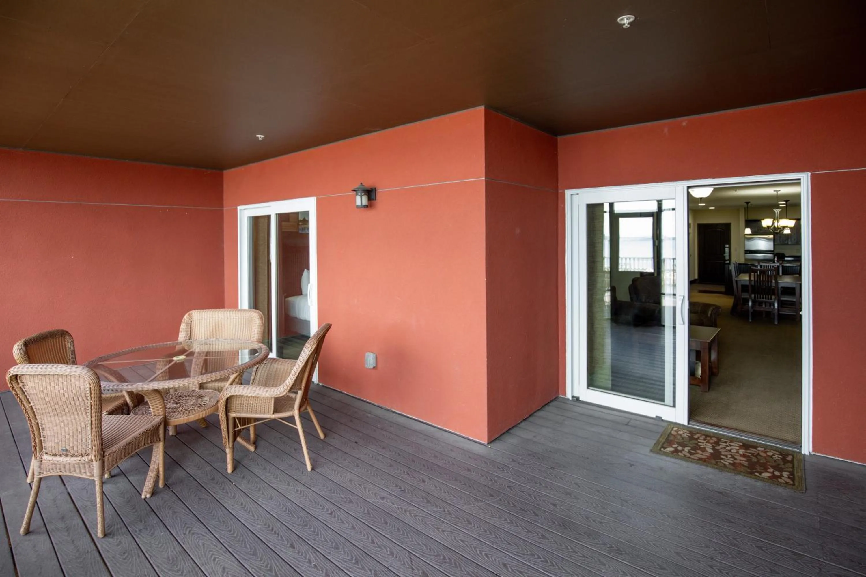 Patio in Chase On The Lake